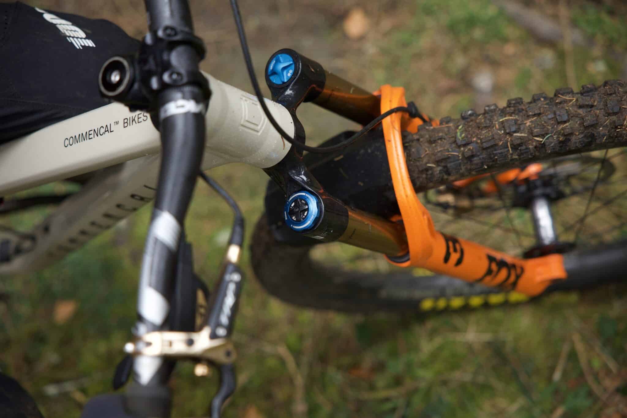 https://www.vojomag.com/app/uploads/2025/03/fourche fox 36 SL VTT 2025 vojo paul humbert 3.jpg