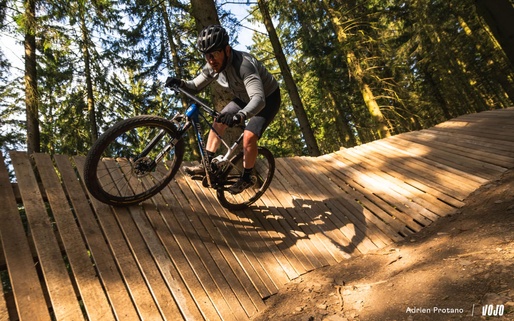 https://www.vojomag.com/app/uploads/2025/03/Freins Sram Motive 2025 Vojo test Avis 2 Vojo A.Protano 1 24 2048x1280.jpg