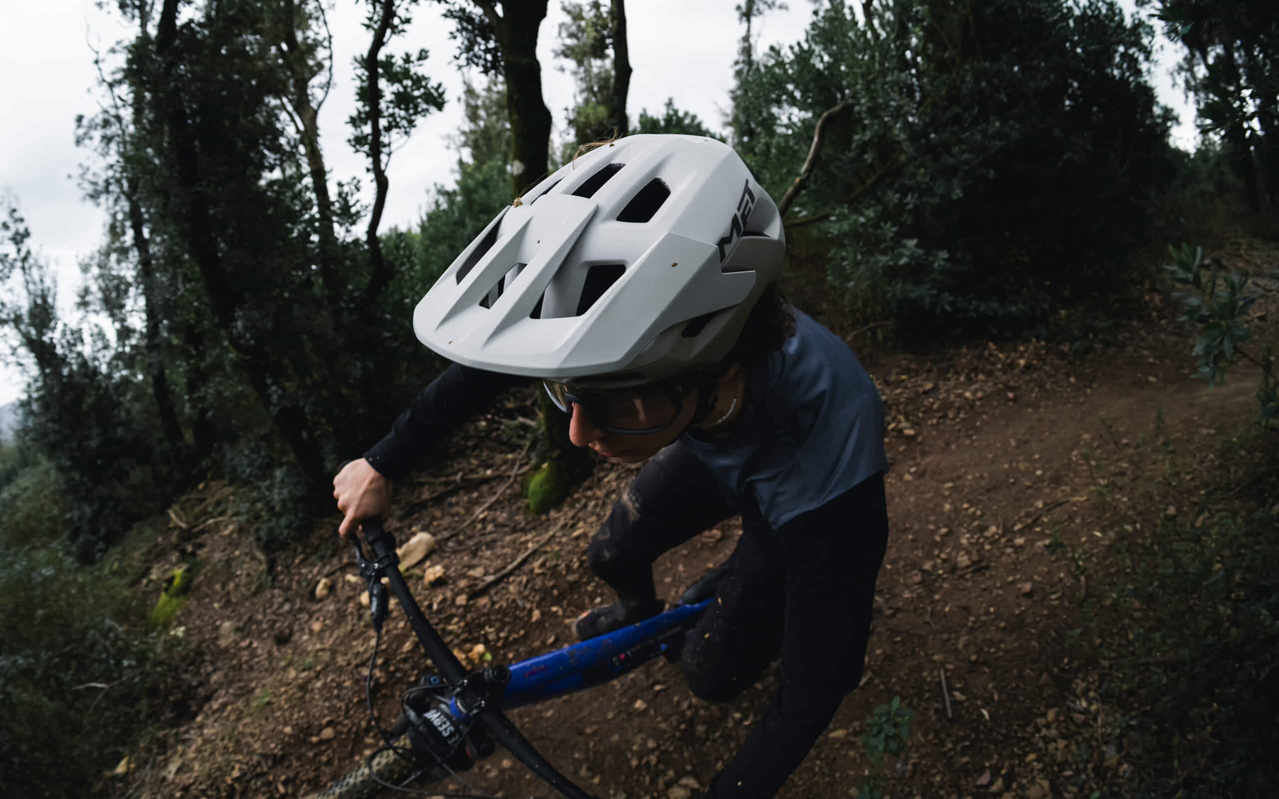 https://www.vojomag.com/app/uploads/2025/03/Met Revo 2025 Vojo casque VTT avis test nouveaute 433 scaled.jpg