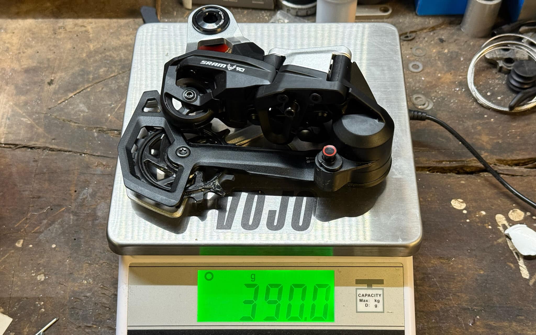 https://www.vojomag.com/app/uploads/2025/03/Sram 90 poids verifie derailleur 2048x1280.jpg
