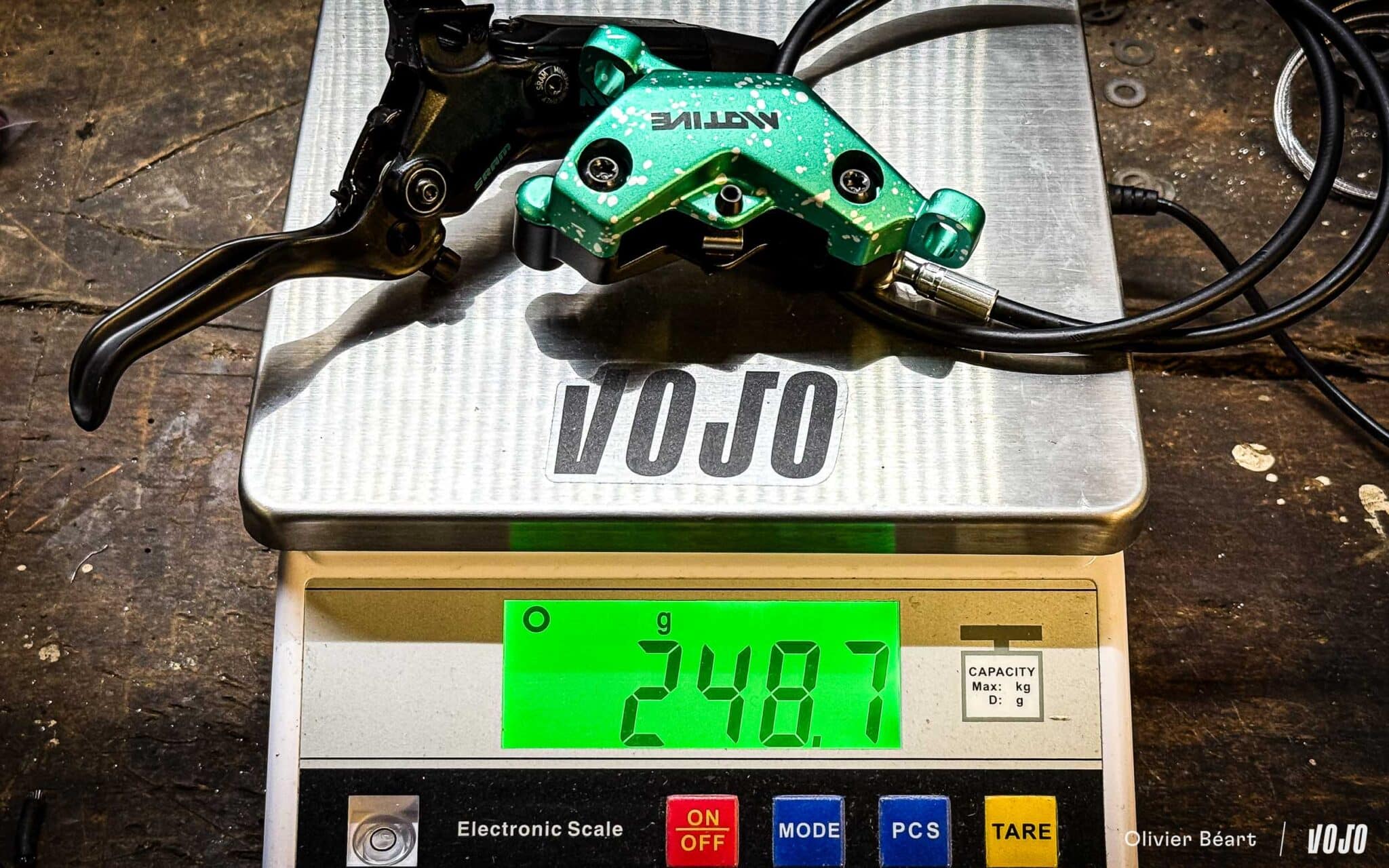 https://www.vojomag.com/app/uploads/2025/03/Sram Motive poids weight - Copyright Olivier Beart Vojo Magazine 2 2048x1280.jpg