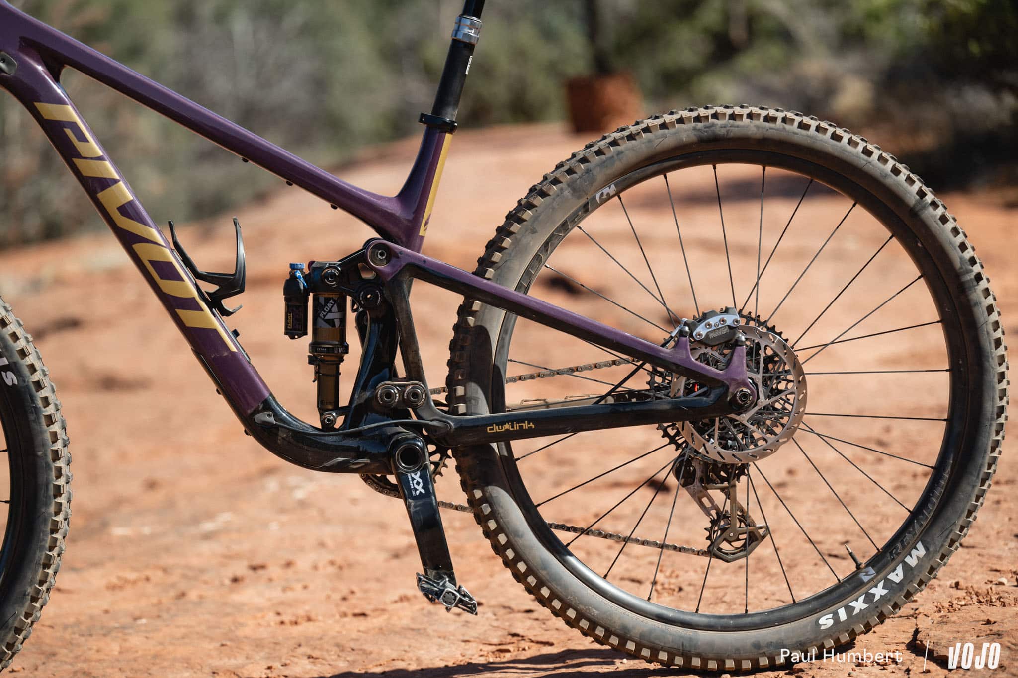 https://www.vojomag.com/app/uploads/2025/03/pivot vtt trail cat trailcat lt sl sedona 2025 vojo paul humbert 10.jpg
