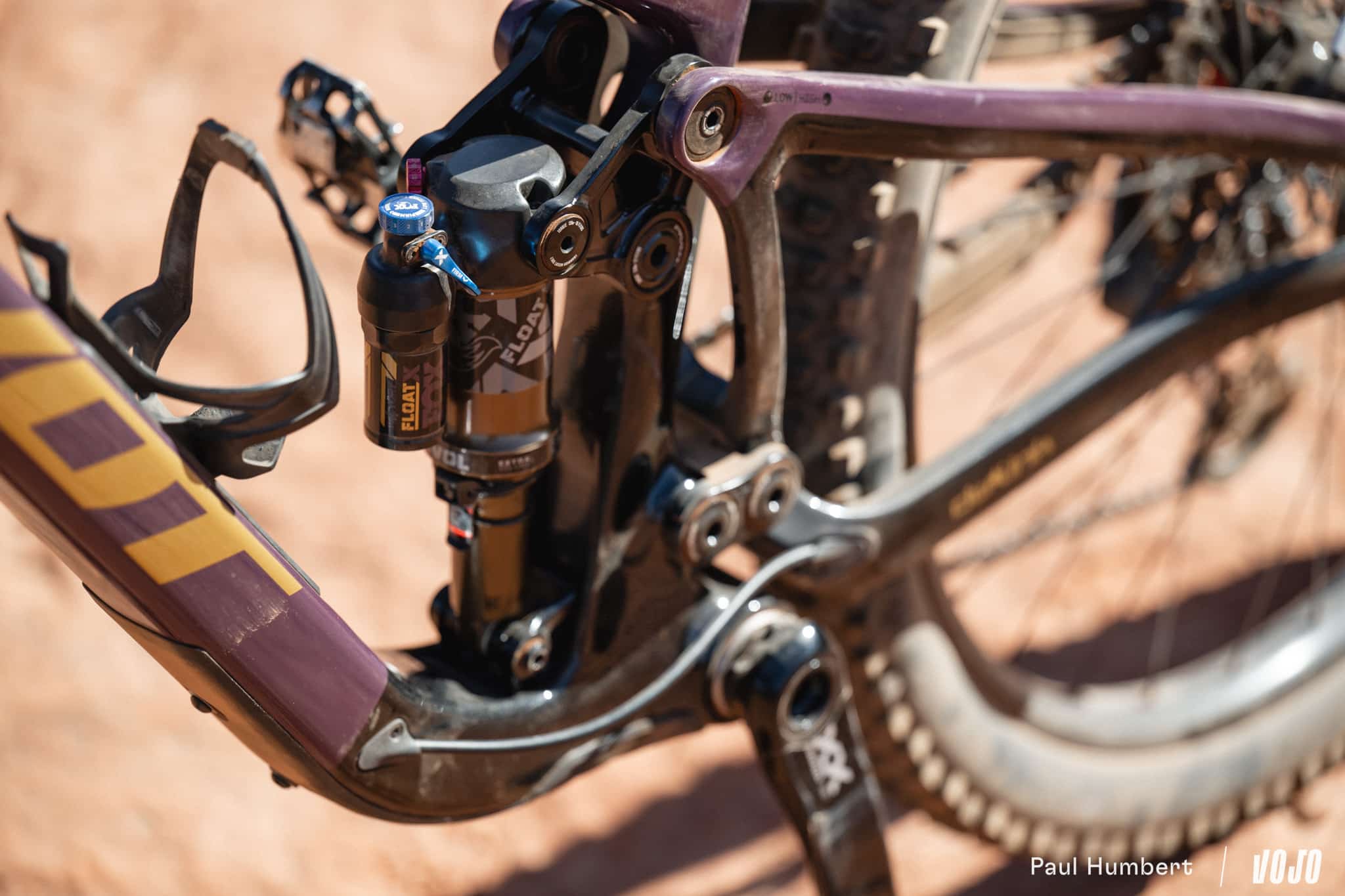 https://www.vojomag.com/app/uploads/2025/03/pivot vtt trail cat trailcat lt sl sedona 2025 vojo paul humbert 32.jpg