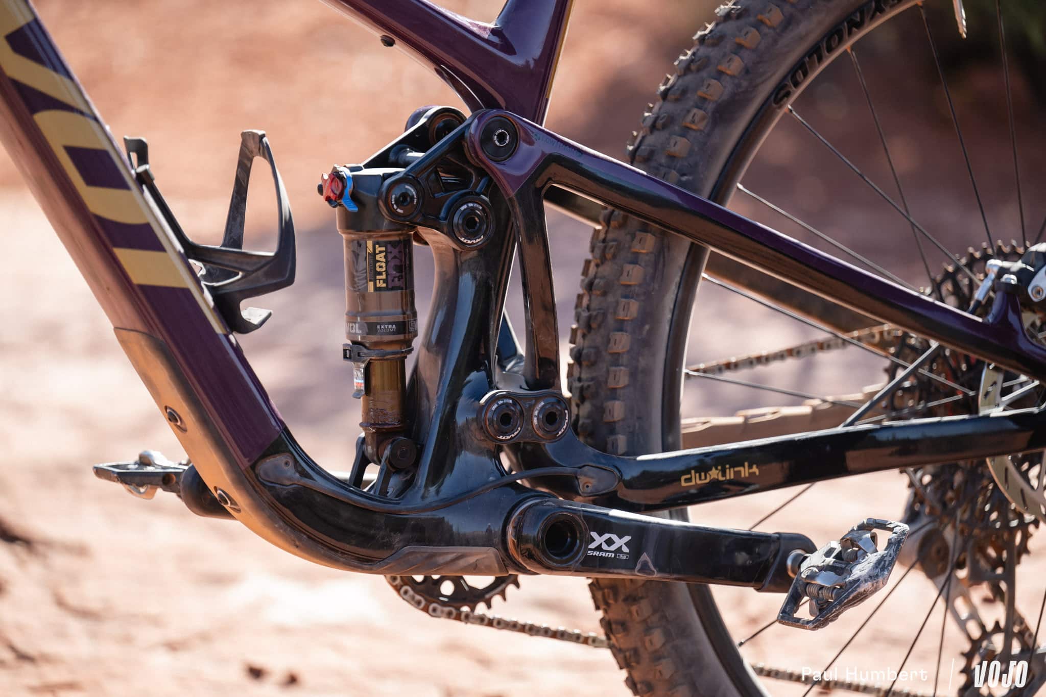 https://www.vojomag.com/app/uploads/2025/03/pivot vtt trail cat trailcat lt sl sedona 2025 vojo paul humbert 32.jpg