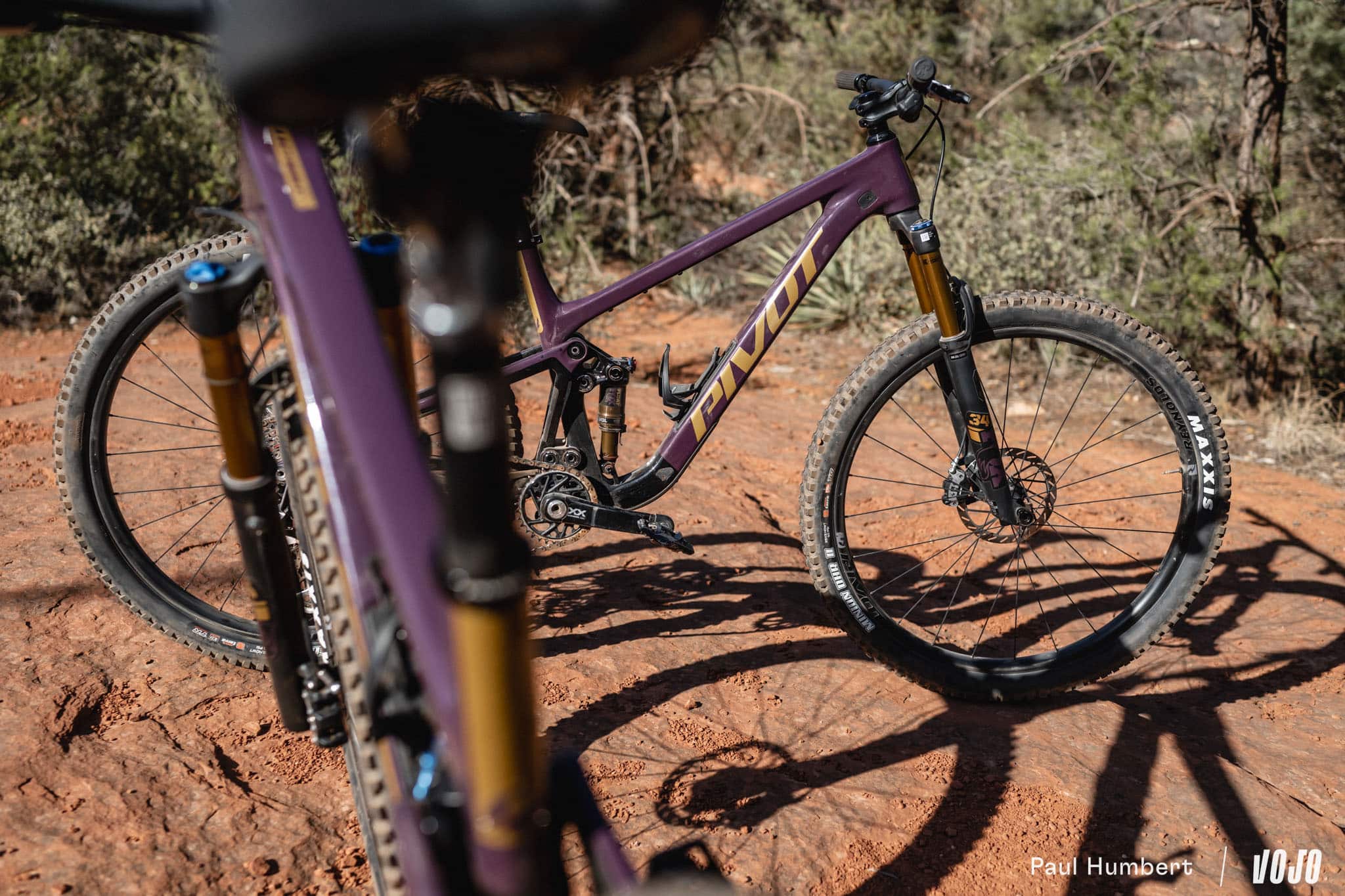 https://www.vojomag.com/app/uploads/2025/03/pivot vtt trail cat trailcat lt sl sedona 2025 vojo paul humbert 35.jpg