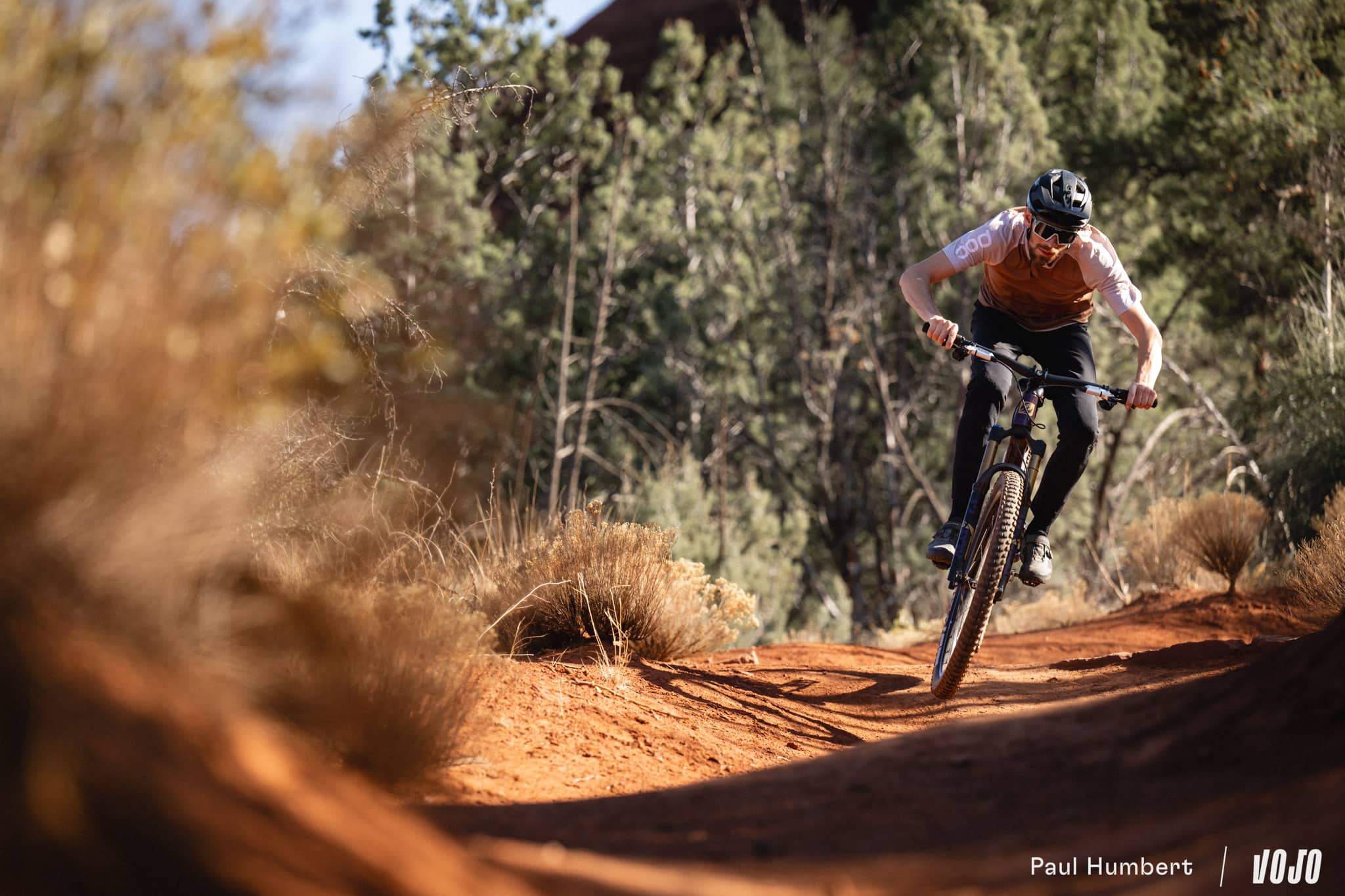 https://www.vojomag.com/app/uploads/2025/03/pivot vtt trail cat trailcat lt sl sedona 2025 vojo paul humbert 40.jpg