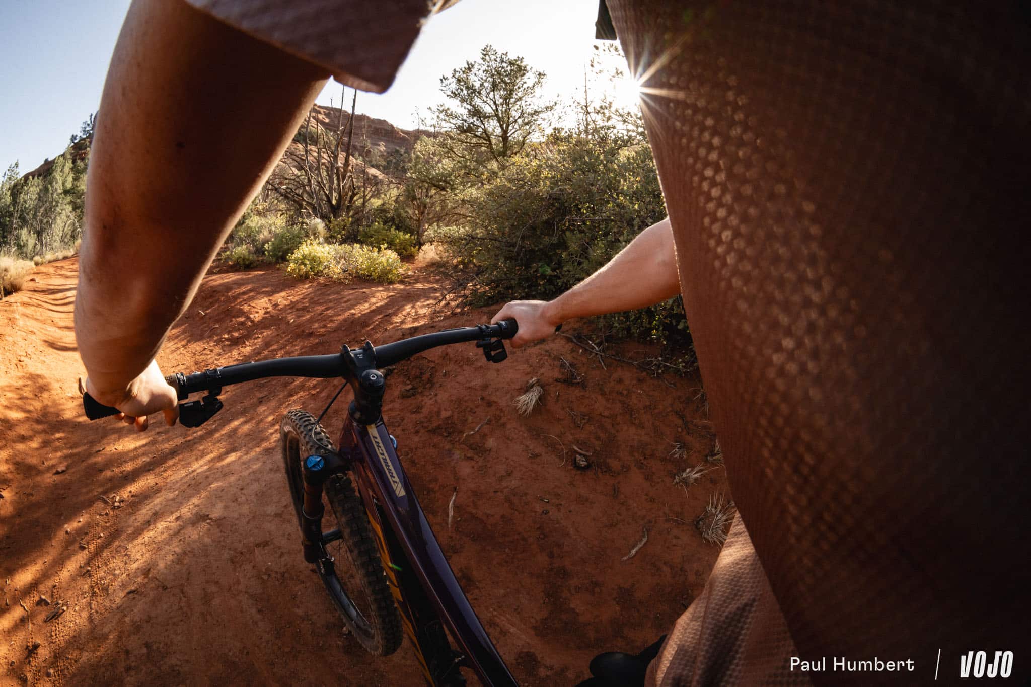 https://www.vojomag.com/app/uploads/2025/03/pivot vtt trail cat trailcat lt sl sedona 2025 vojo paul humbert 35.jpg
