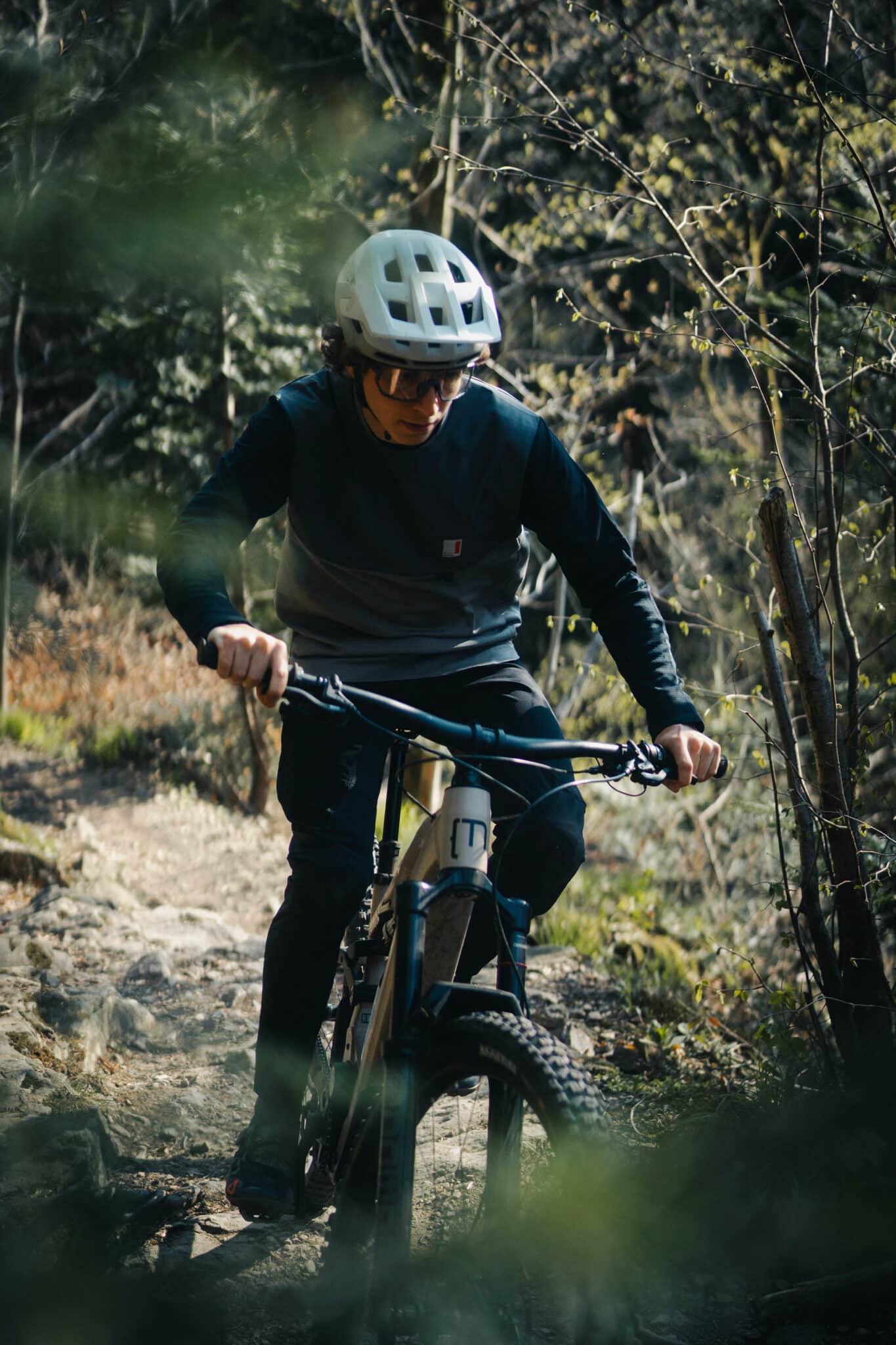 https://www.vojomag.com/app/uploads/2025/04/2025 MOUSTACHE PRESS CAMP GROUP3 24 2048x1280.jpg