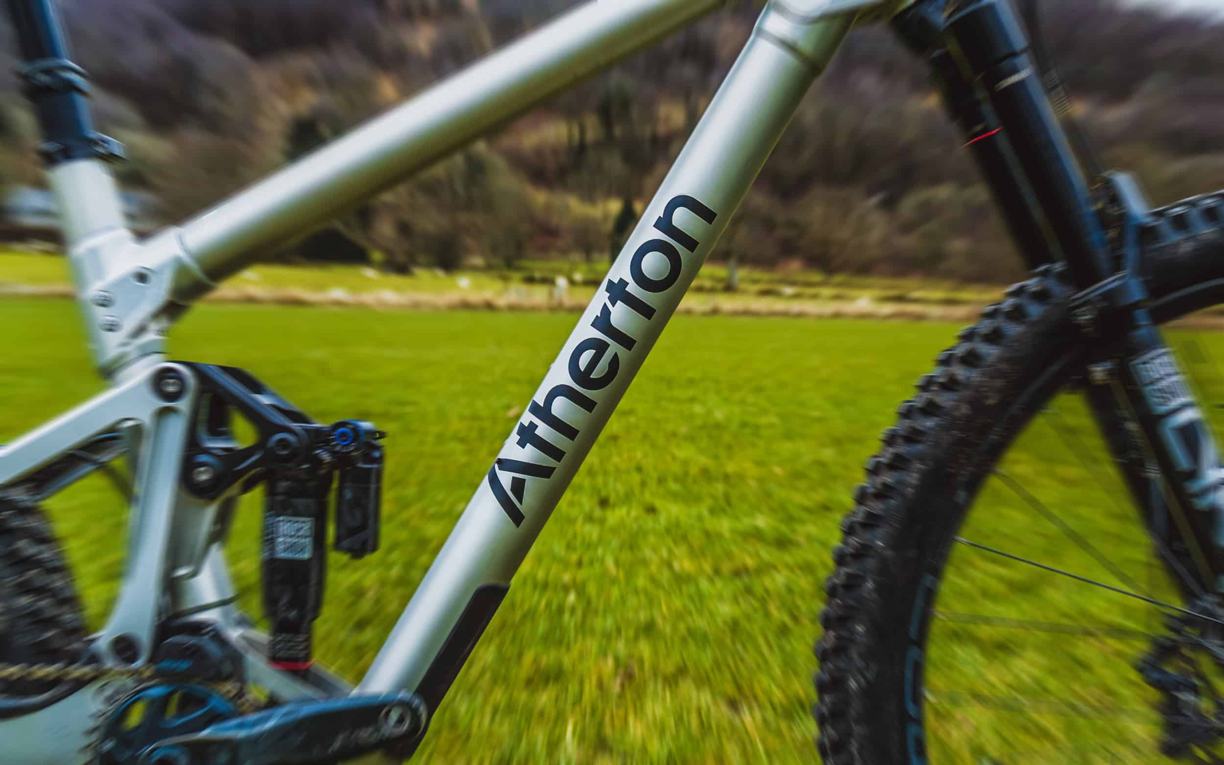 https://www.vojomag.com/app/uploads/2025/04/Atherton S150 2025 Nouveaute Test Avis Vojo A.Protano 1.jpg