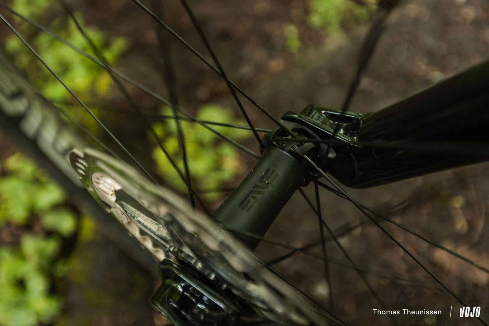 https://www.vojomag.com/app/uploads/2025/04/Enve M5 Pro test nouveaute avis roues carbones VTT Vojo A.Protano 32 1 2048x1280.jpg