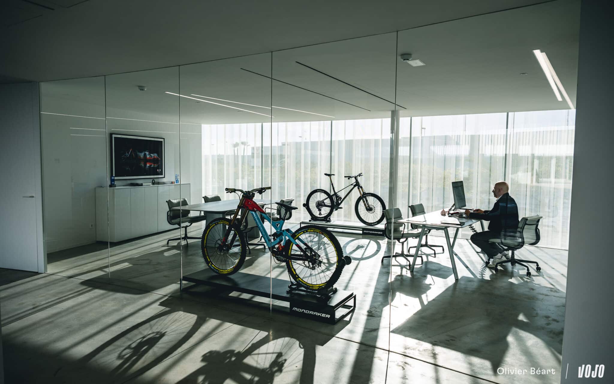 https://www.vojomag.com/app/uploads/2025/04/Mondraker Visit Espagne HQ Valence - Copyright Olivier Beart Vojo Magazine 29 2048x1280.jpg