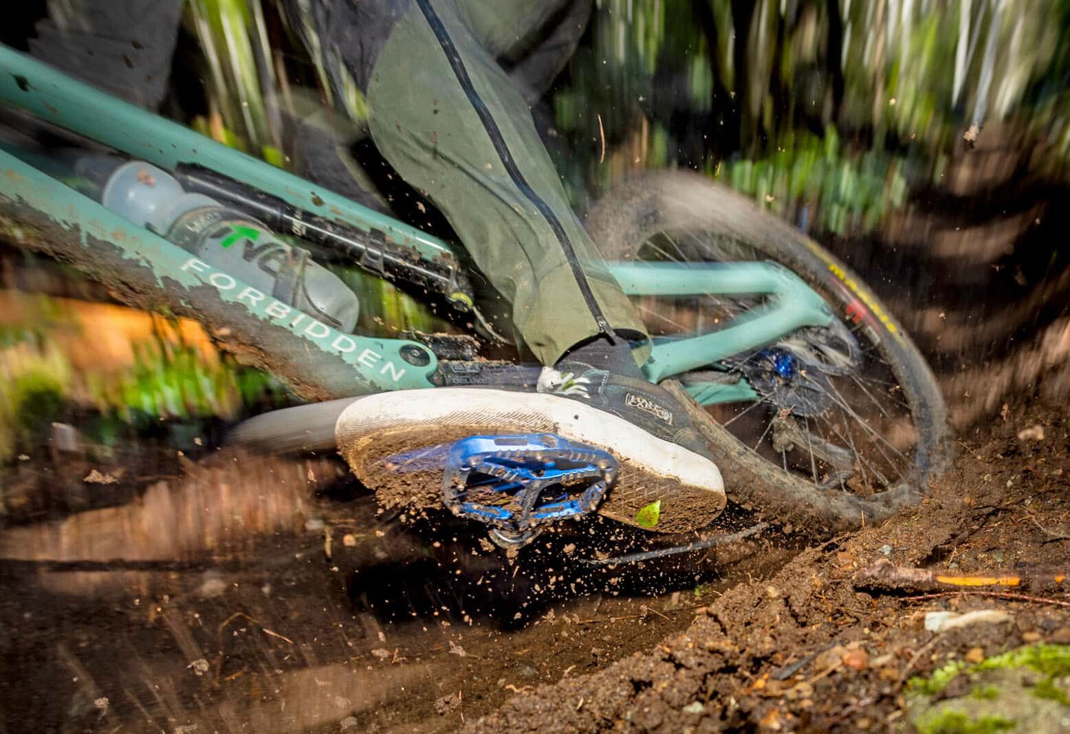 https://www.vojomag.com/app/uploads/2025/04/OneUp Components Wave Pedals Turn e1745852821709.jpg