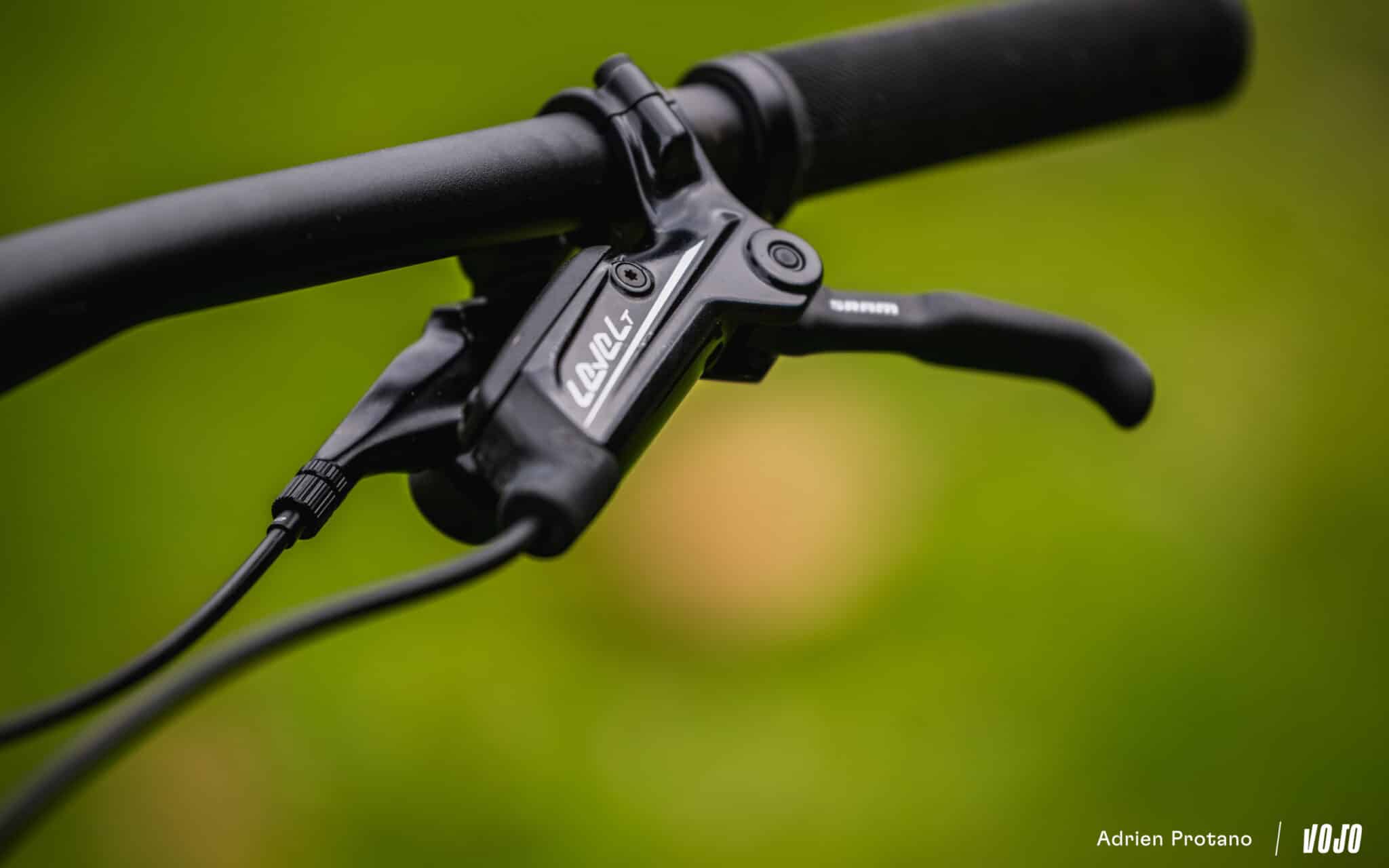 https://www.vojomag.com/app/uploads/2025/04/Specialized Chisel nouveautes VTTAE Avis Vojo A.Protano 94 2048x1280.jpg