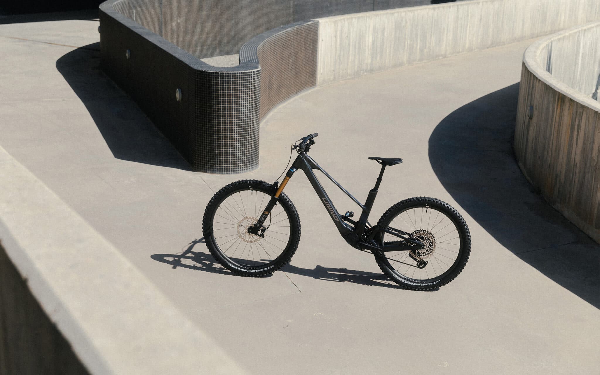 https://www.vojomag.com/app/uploads/2025/04/UNNO Mith Pro Outside 1.1 2048x1280.jpg