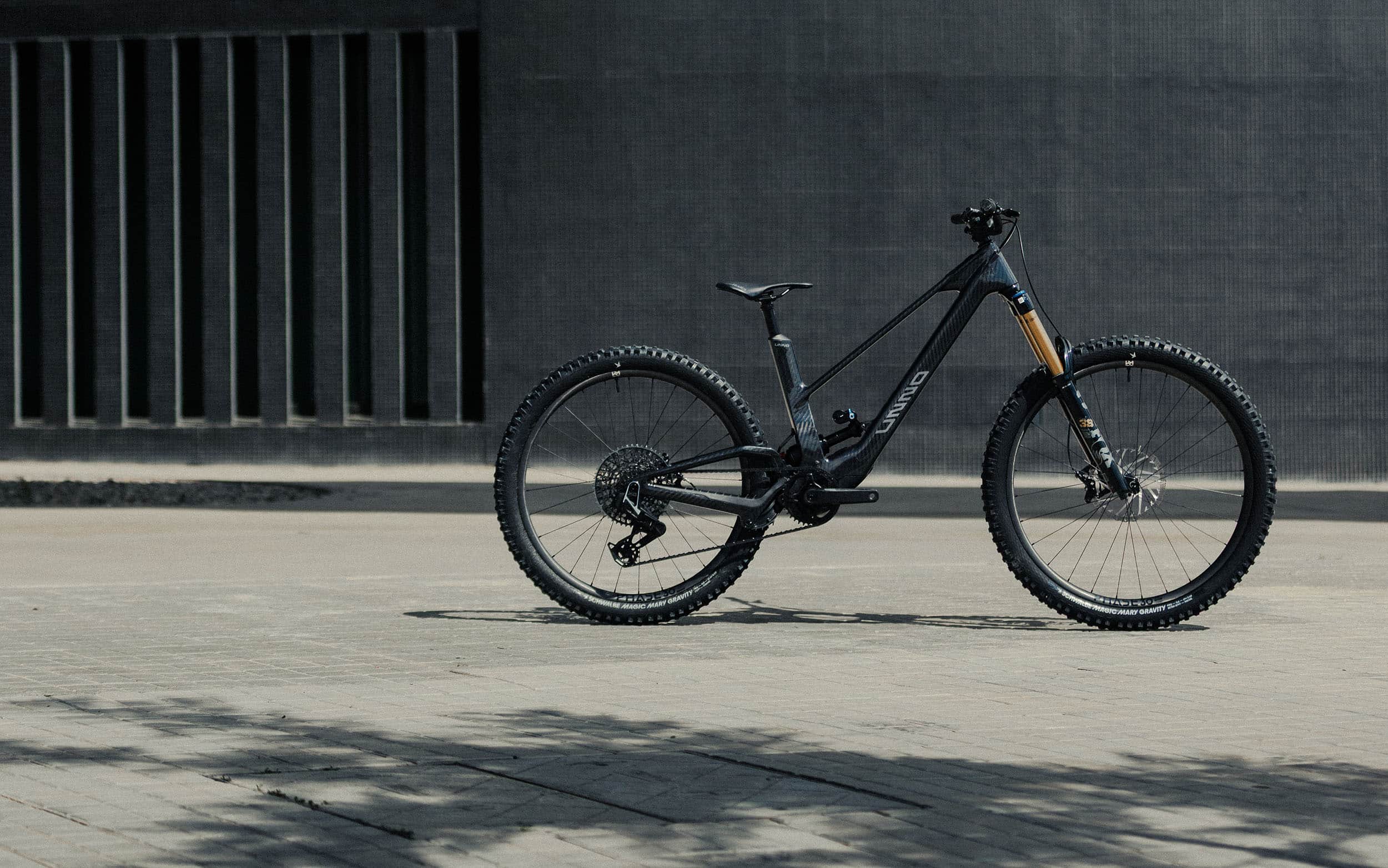 https://www.vojomag.com/app/uploads/2025/04/UNNO Mith Pro Outside 2.2.jpg