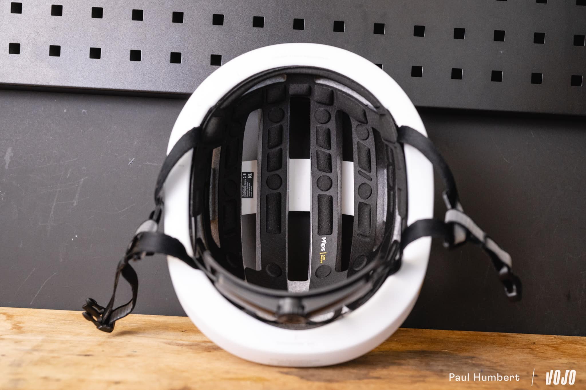 https://www.vojomag.com/app/uploads/2025/04/casque vtt gravel fizik kassis kudo 2025 vojo paul humbert 11.jpg