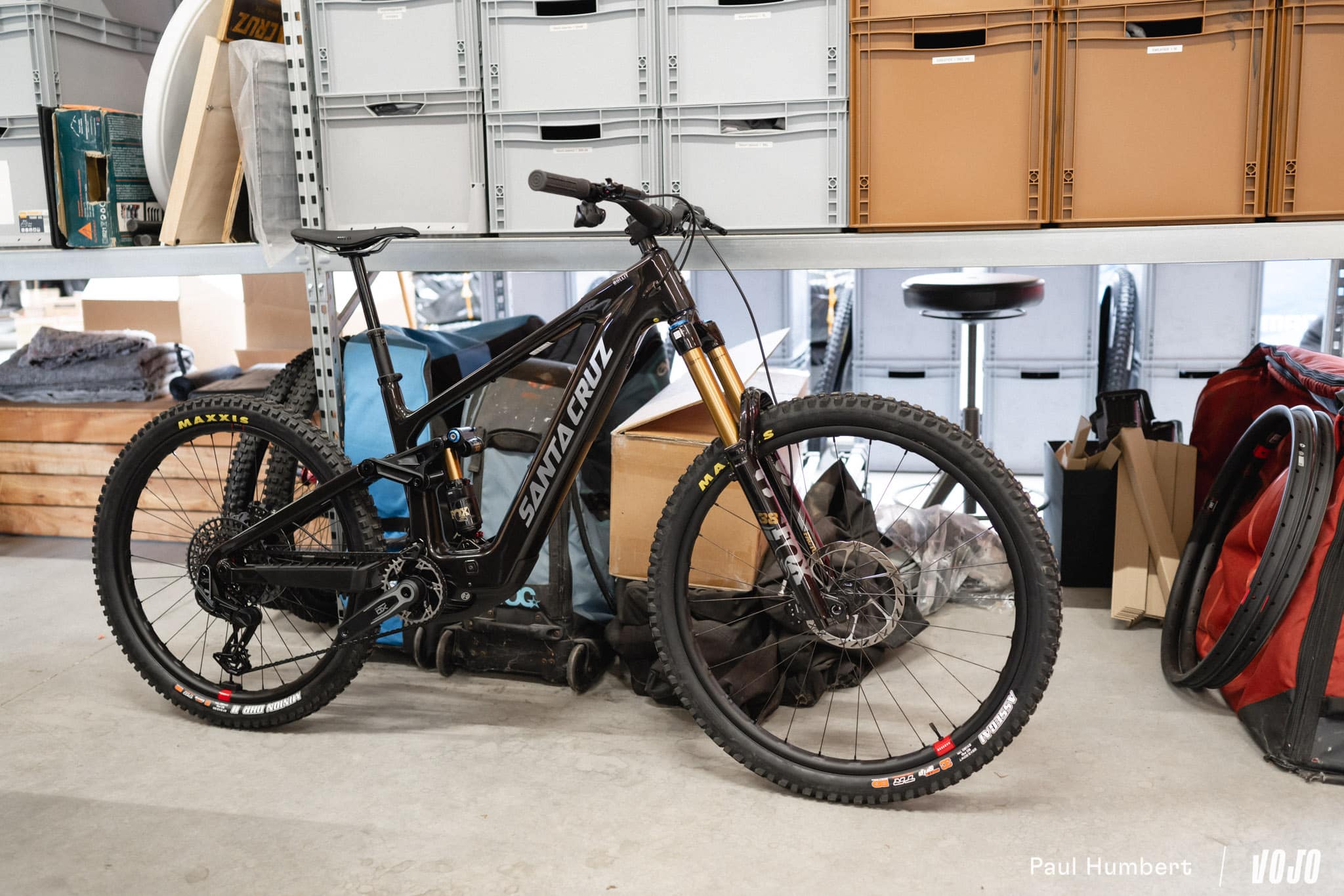 https://www.vojomag.com/app/uploads/2025/04/loic delteil santa cruz podcast lunch ride 2025 vojo paul humbert 3 1.jpg