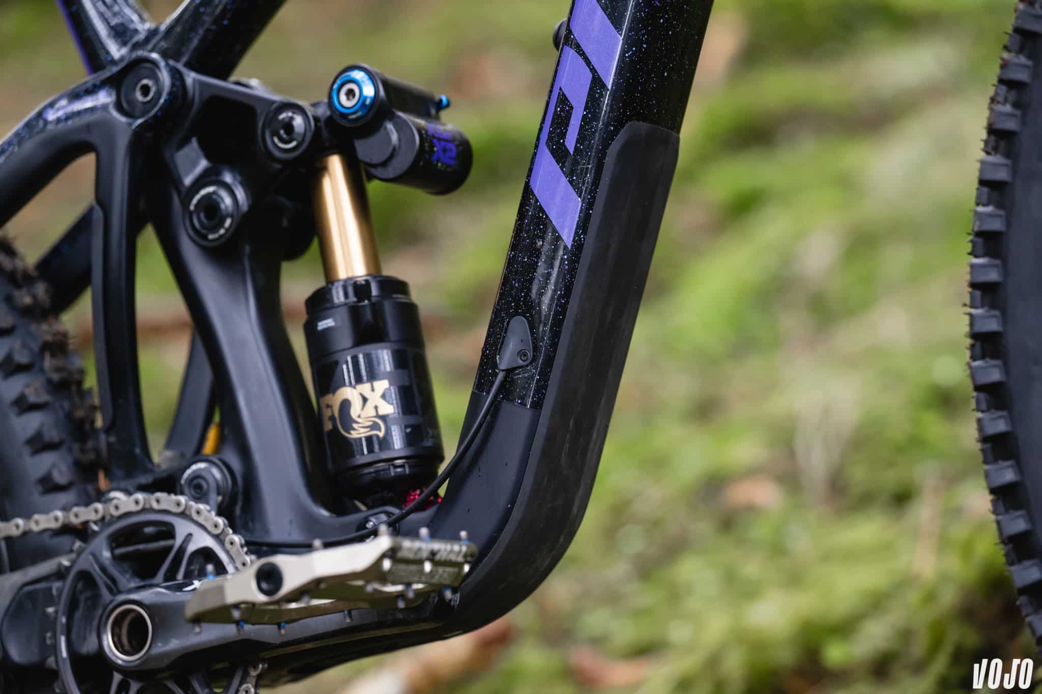 https://www.vojomag.com/app/uploads/2025/04/pivot firebird 2025 morgane charre chris cocalis vojo paul humbert 72.jpg