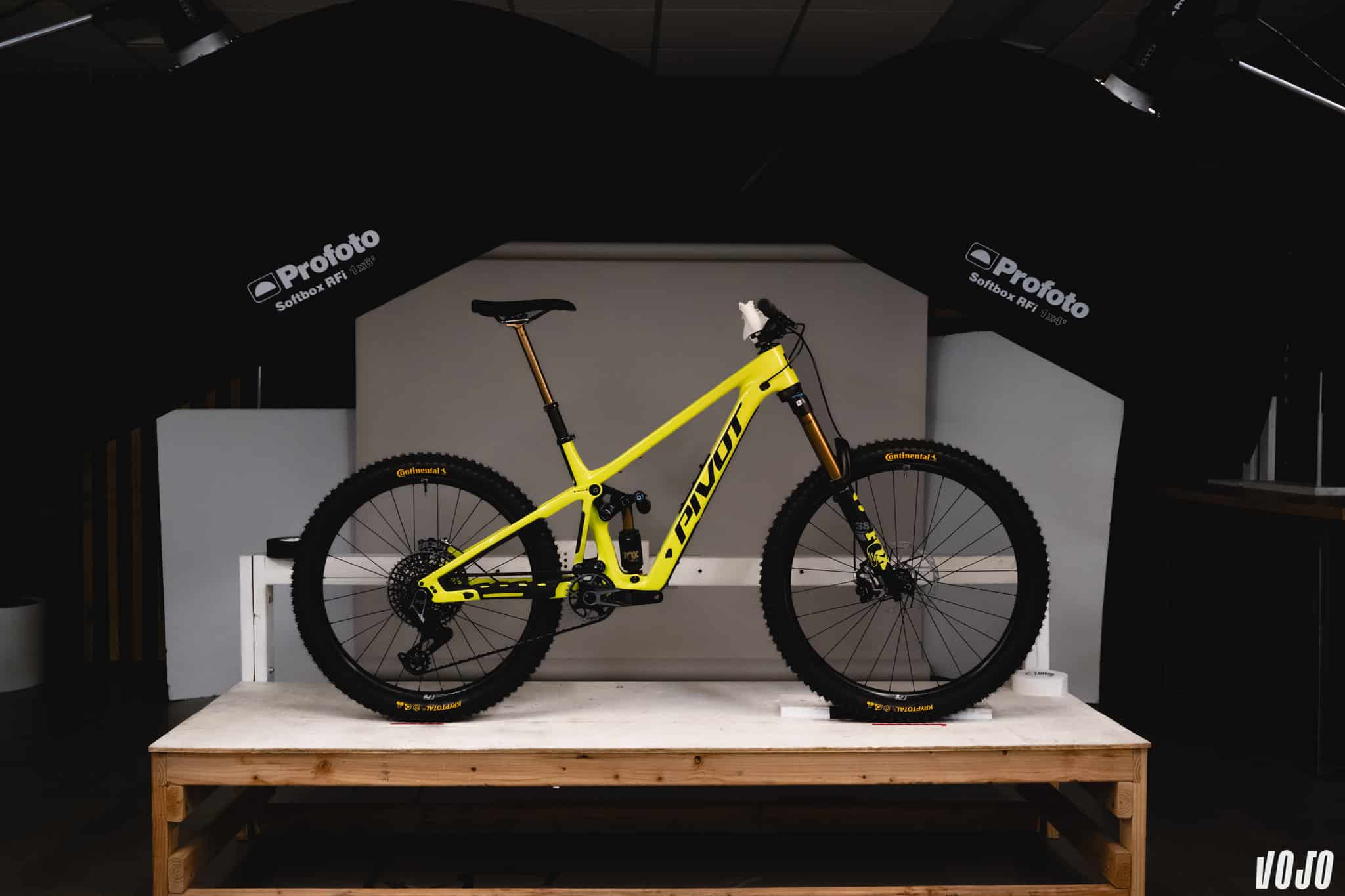 https://www.vojomag.com/app/uploads/2025/04/pivot firebird 2025 morgane charre chris cocalis vojo paul humbert 64.jpg