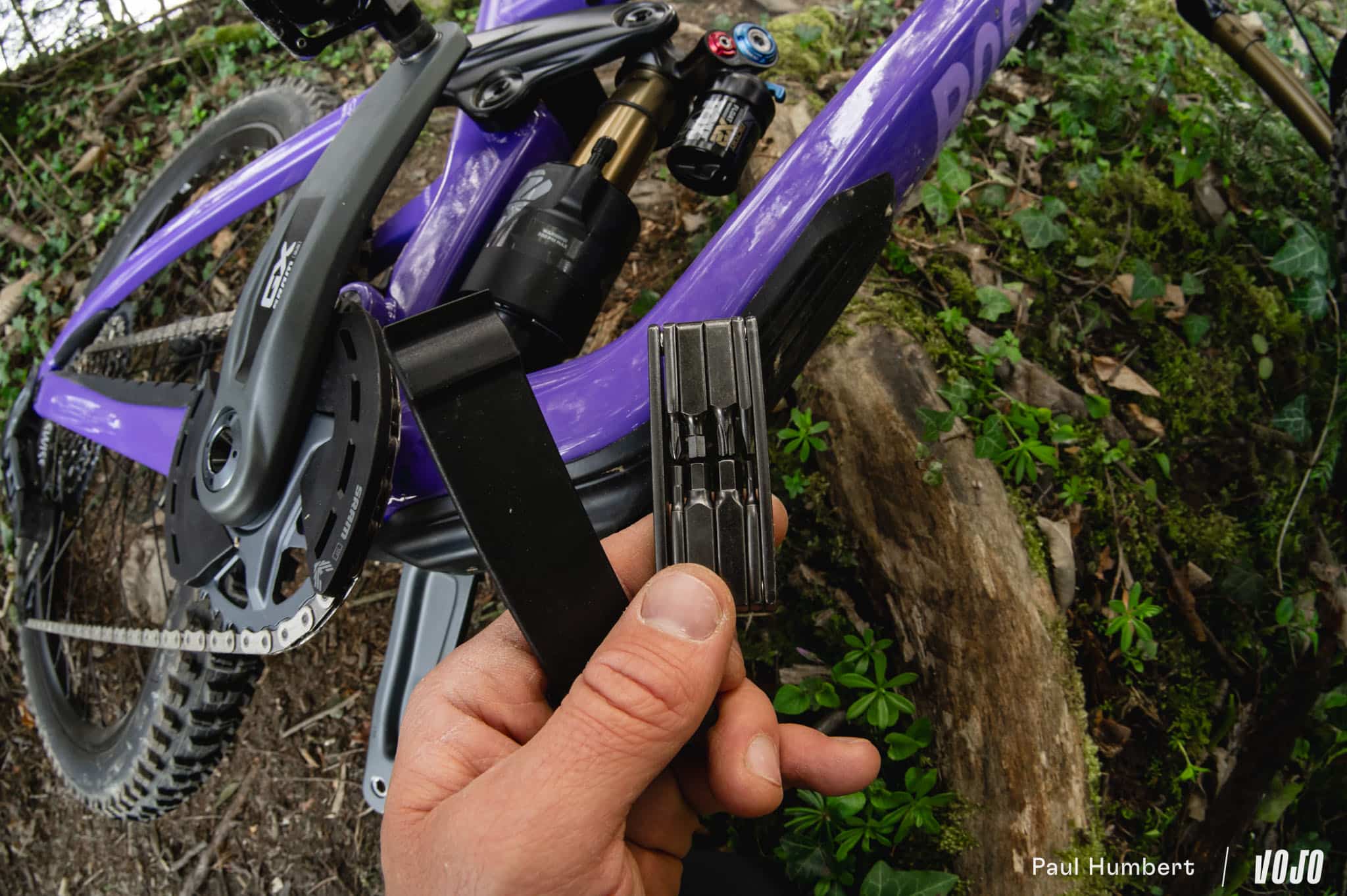 https://www.vojomag.com/app/uploads/2025/04/rossignol heretic test avis france grenoble vtt 2025 vojo paul humbert 40.jpg