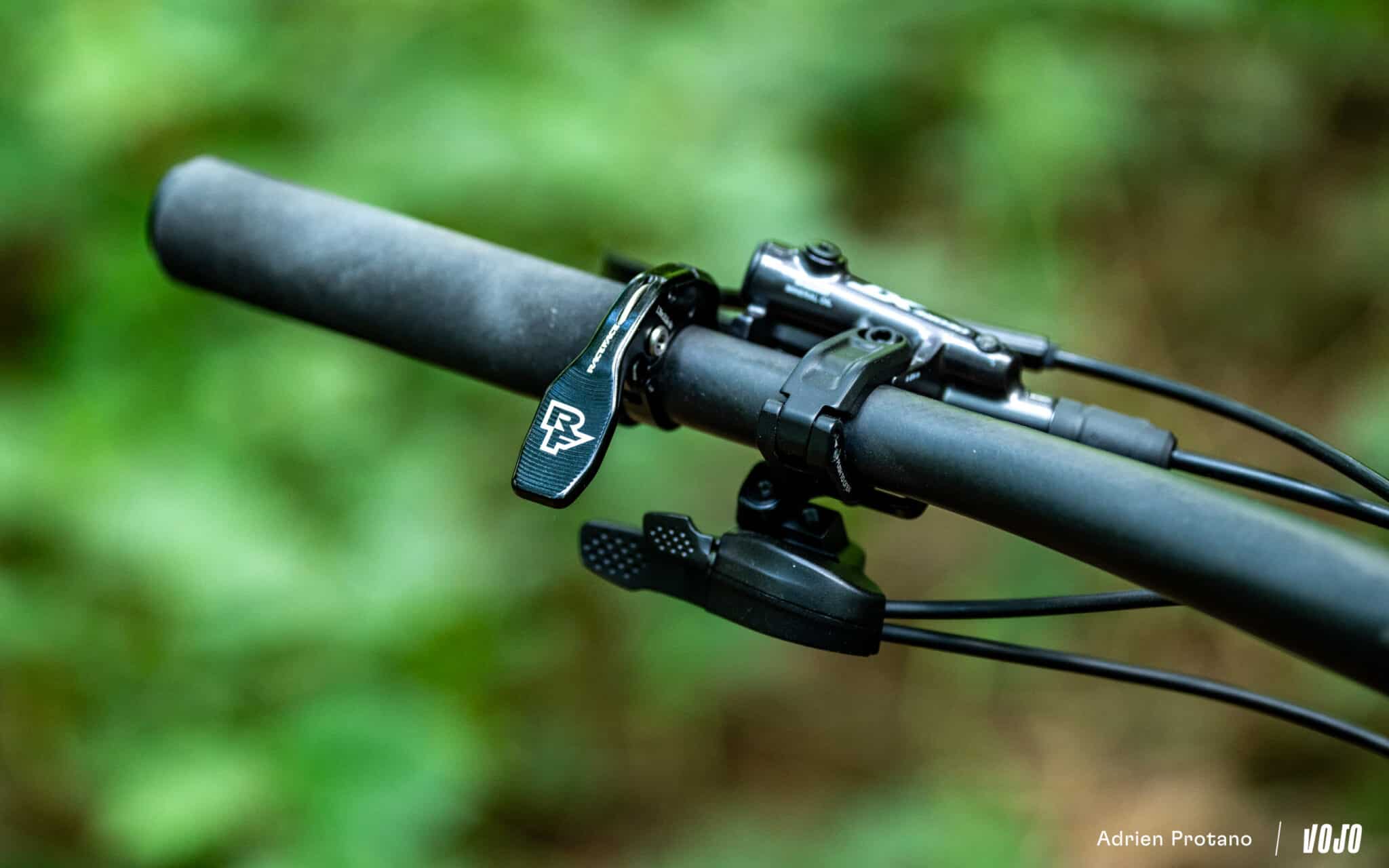 https://www.vojomag.com/app/uploads/2025/05/Mavic AllRoad SL Carbon statique Avis Test comparaison Vojo A.Protano 1 10 2048x1280.jpg