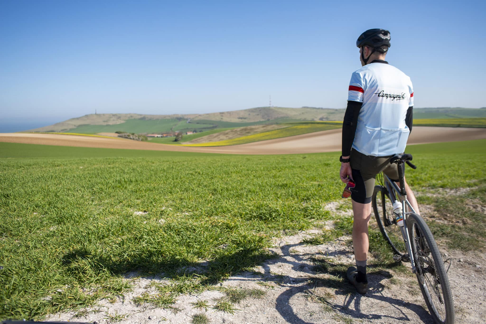 https://www.vojomag.com/app/uploads/2025/05/Cote Opale Gravel. Cap Blanc Nez2 2048x1366.jpg