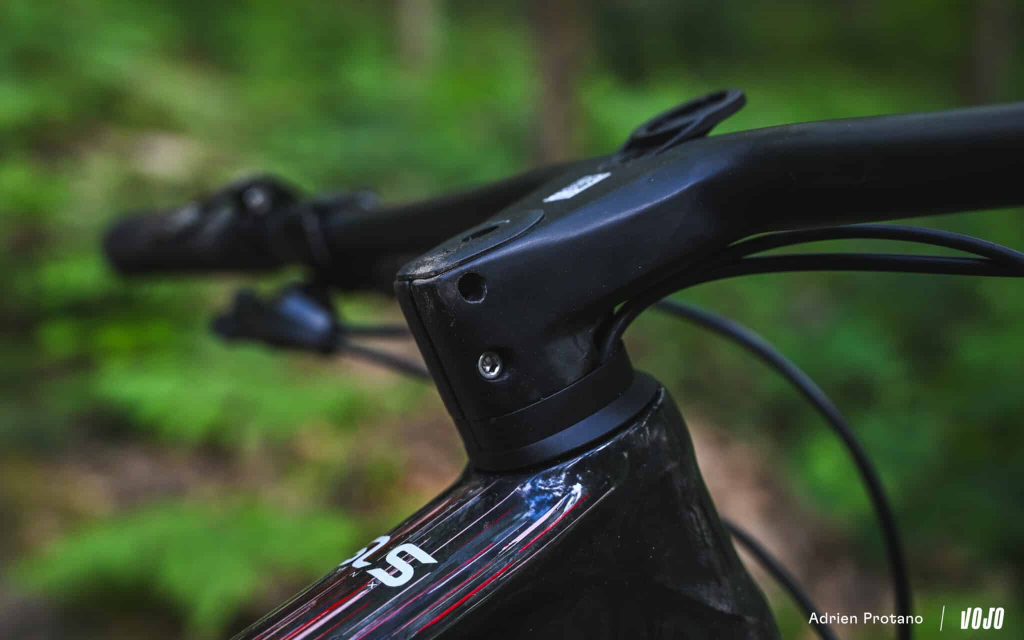 https://www.vojomag.com/app/uploads/2025/05/Mavic AllRoad SL Carbon statique Avis Test comparaison Vojo A.Protano 1 10 2048x1280.jpg
