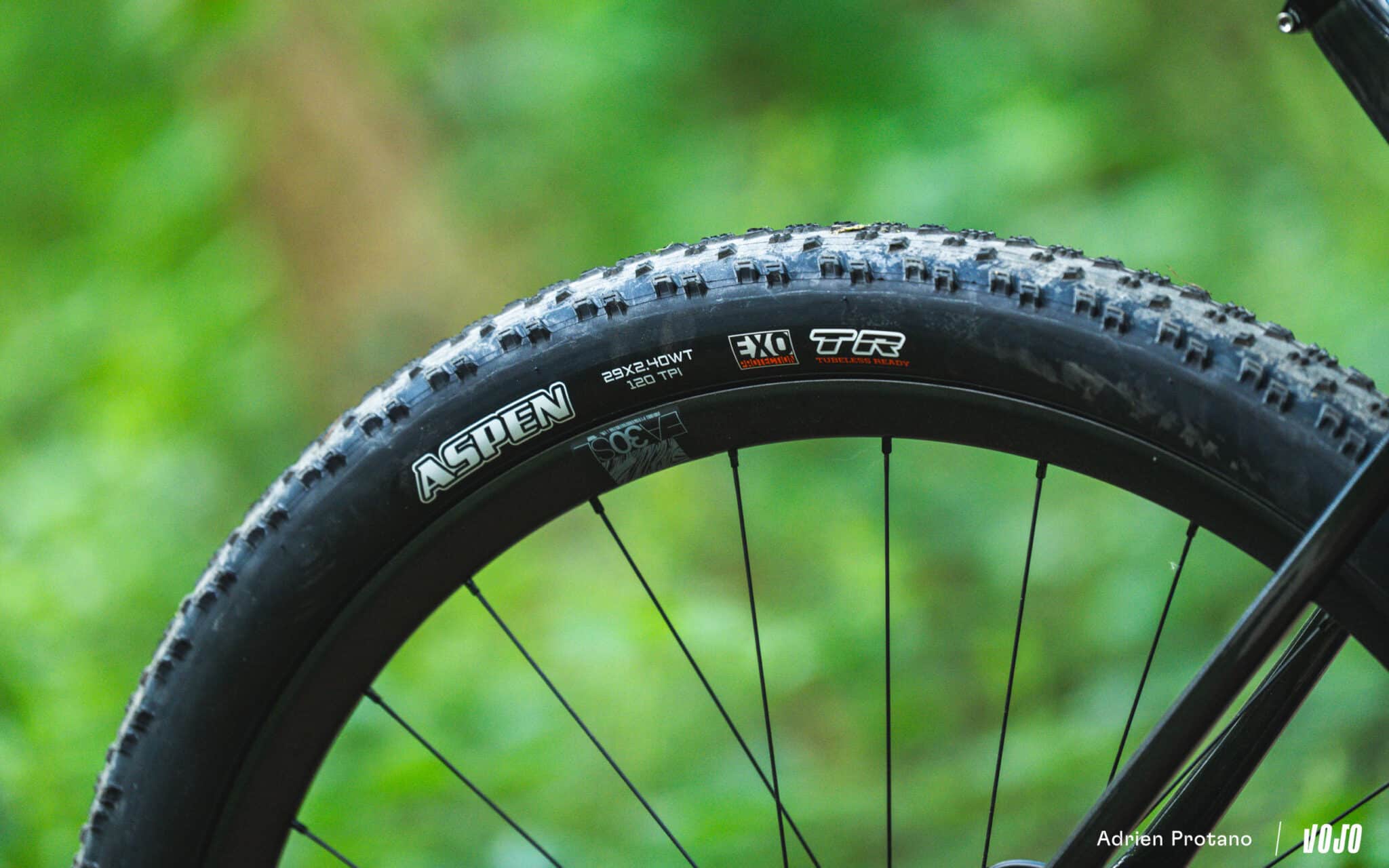 https://www.vojomag.com/app/uploads/2025/05/Mavic AllRoad SL Carbon statique Avis Test comparaison Vojo A.Protano 1 4 2048x1280.jpg