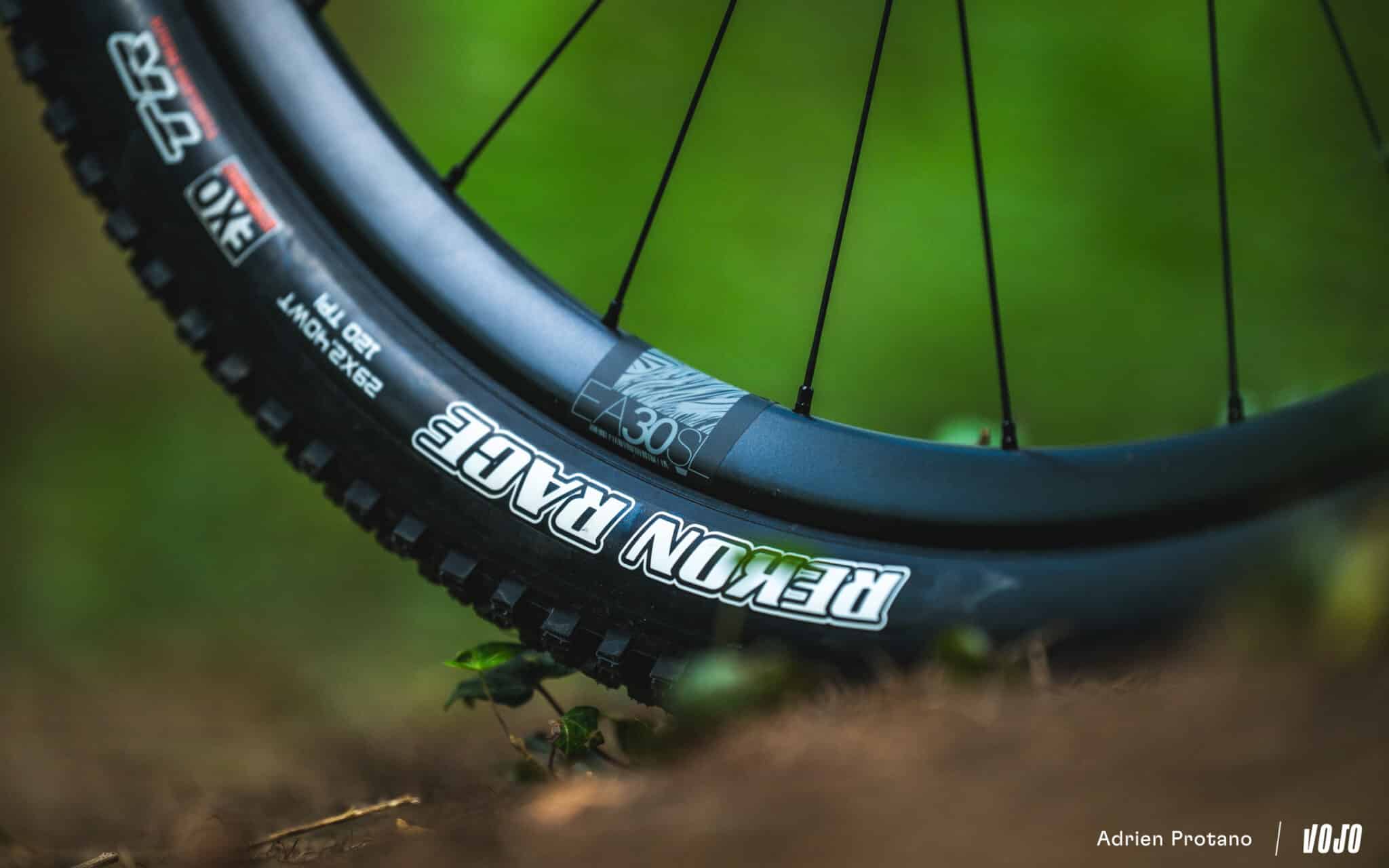 https://www.vojomag.com/app/uploads/2025/05/Mavic AllRoad SL Carbon statique Avis Test comparaison Vojo A.Protano 1 4 2048x1280.jpg
