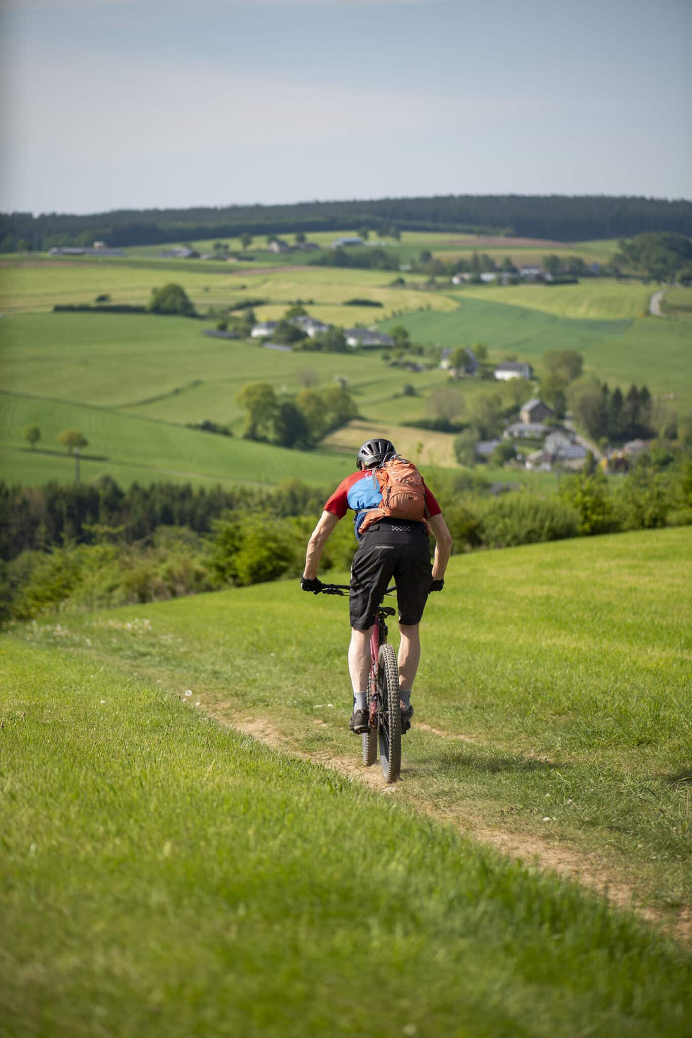 https://www.vojomag.com/app/uploads/2025/05/Parcours VTT cantons est Our Burg reuland 2048x1366.jpg