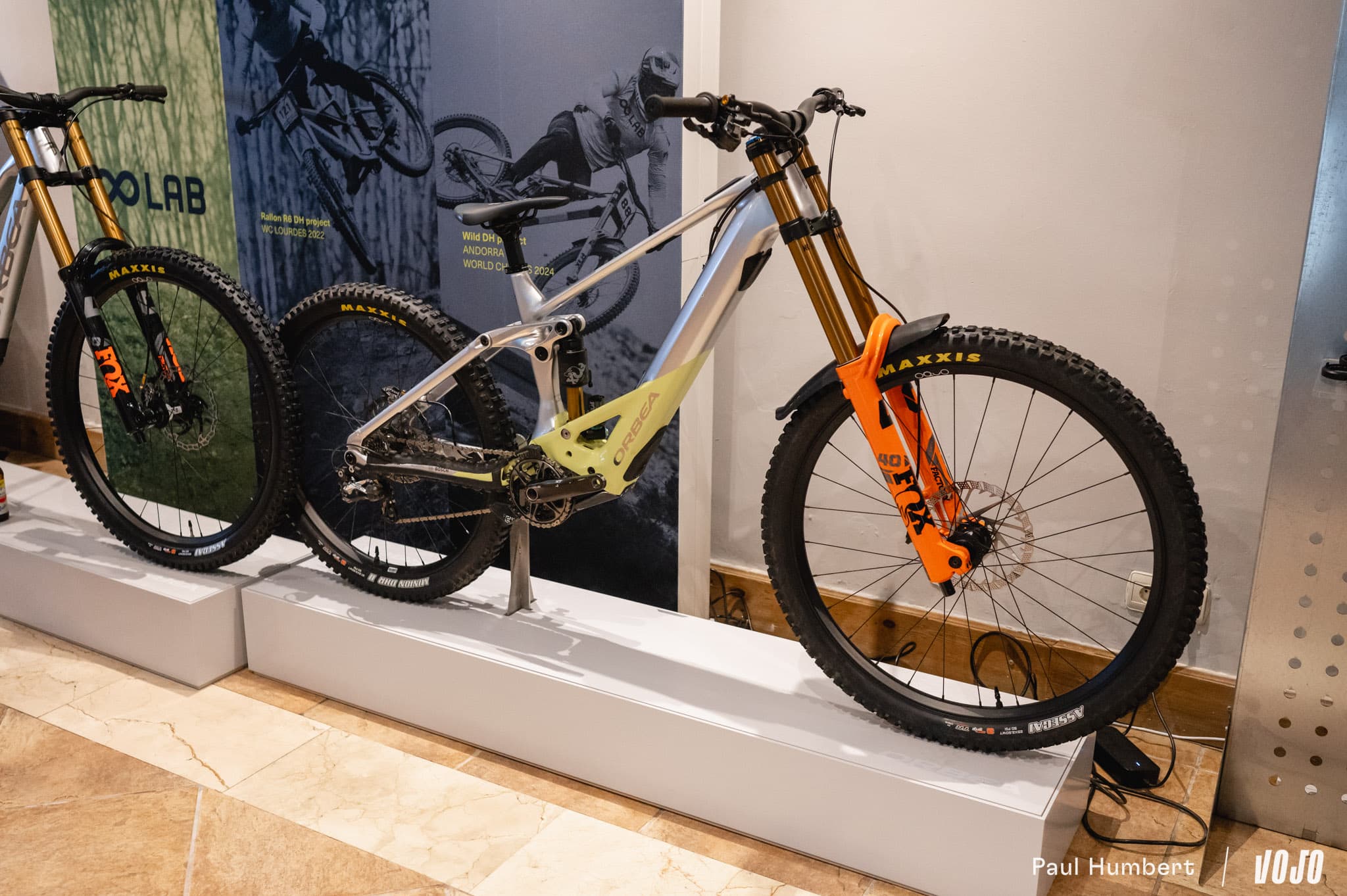 https://www.vojomag.com/app/uploads/2024/05/orbea rise oolab vttae ebike wild damien oton 2024 vojo paul humbert.jpg