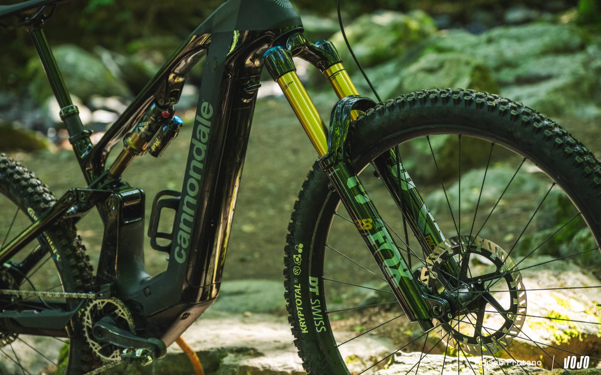 https://www.vojomag.com/app/uploads/2025/06/Cannondale Moterra 2025 VTTAE Avis Test comparaison Vojo A.Protano 1 17 2048x1280.jpg