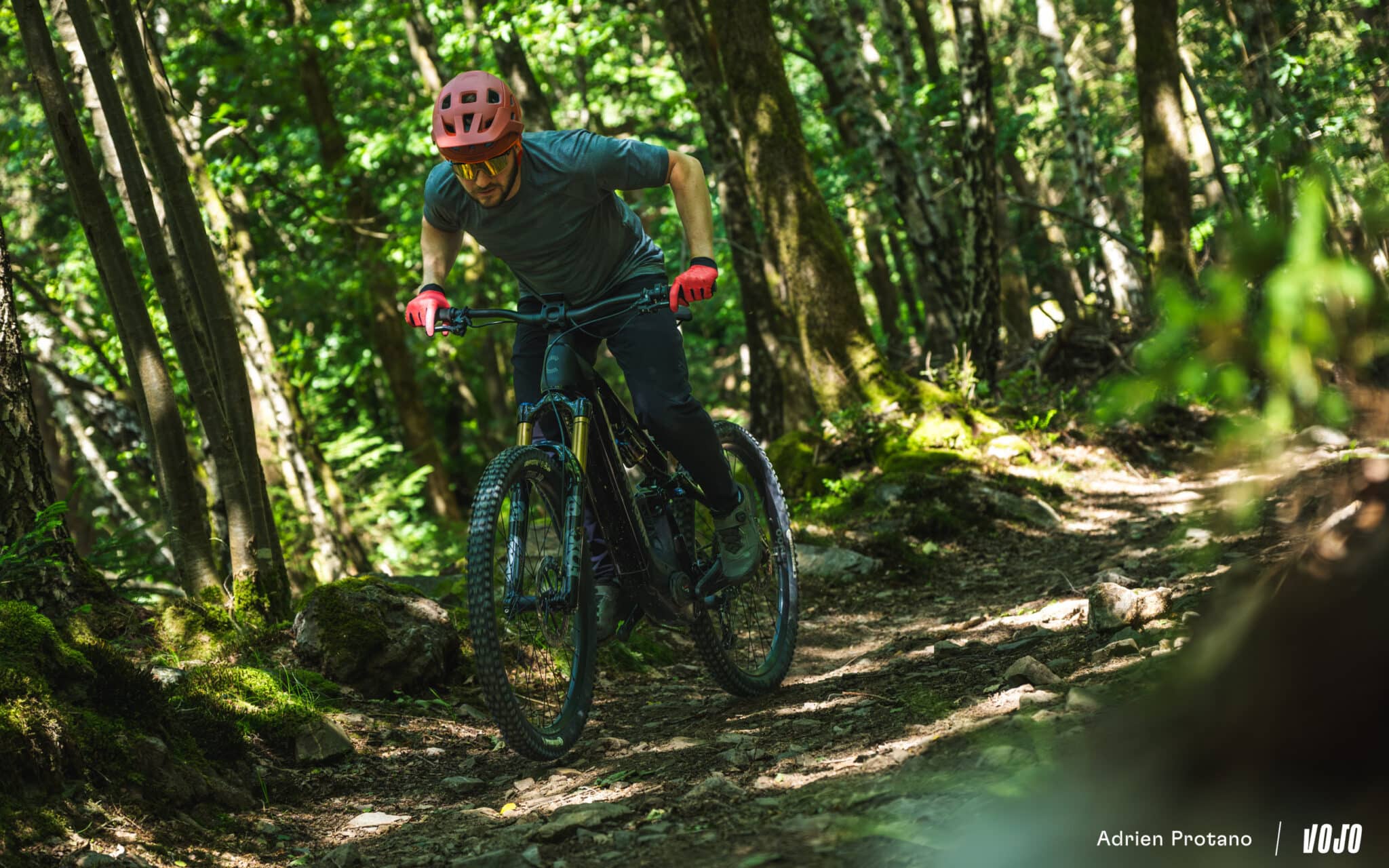 https://www.vojomag.com/app/uploads/2025/06/Cannondale Moterra 2025 VTTAE Avis Test comparaison Vojo A.Protano 1 24 2048x1280.jpg