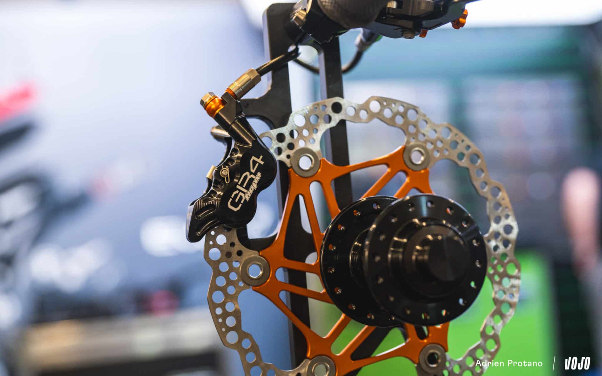 https://www.vojomag.com/app/uploads/2025/06/Eurobike 2025 Avis Test Comparaison Vojo A.Protano 29 2048x1280.jpg