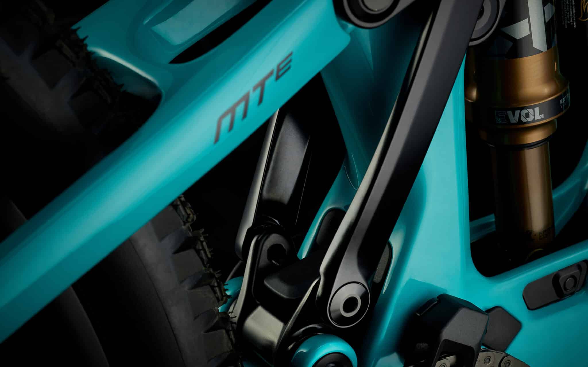 https://www.vojomag.com/app/uploads/2025/06/MY26 YetiCycles MTe Detail ProgressionLo T3 X0 Turq 2048x1280.jpg