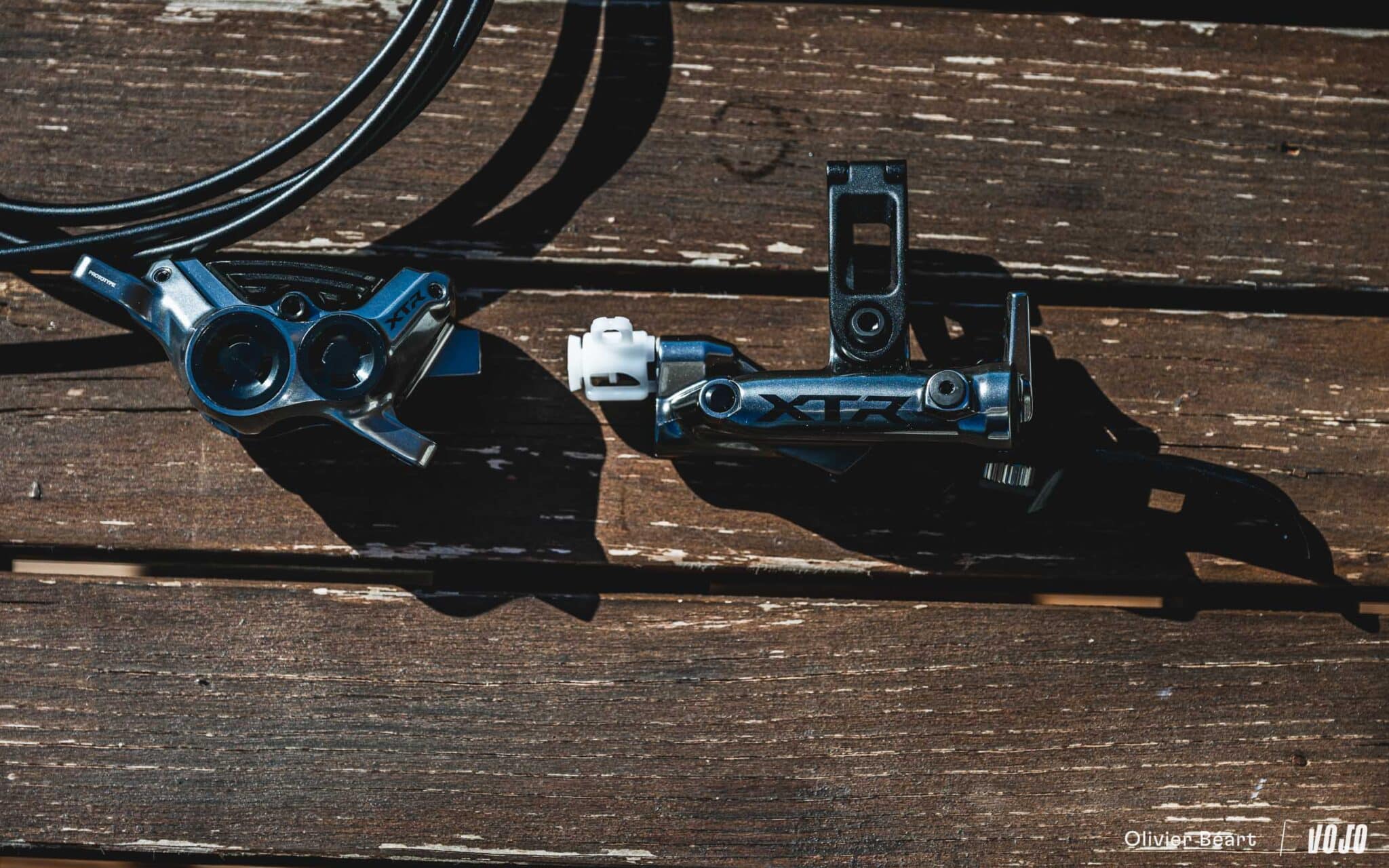 https://www.vojomag.com/app/uploads/2025/06/Shimano XTR 9200 Di2 freins test essai avis - Copyright Olivier Beart Vojo Magazine 1 2048x1280.jpg