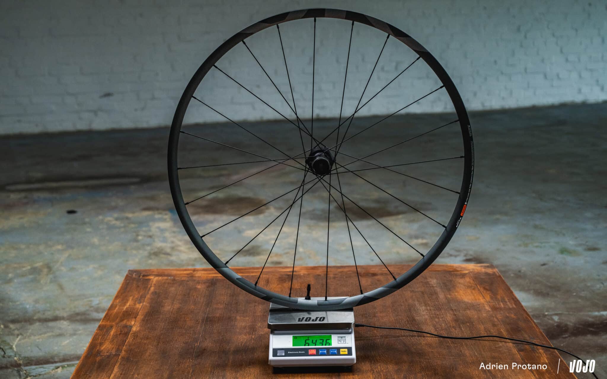 https://www.vojomag.com/app/uploads/2025/06/Shimano XTR DI2 2025 VTT XC Avis Test comparaison Vojo A.Protano 38 2048x1280.jpg