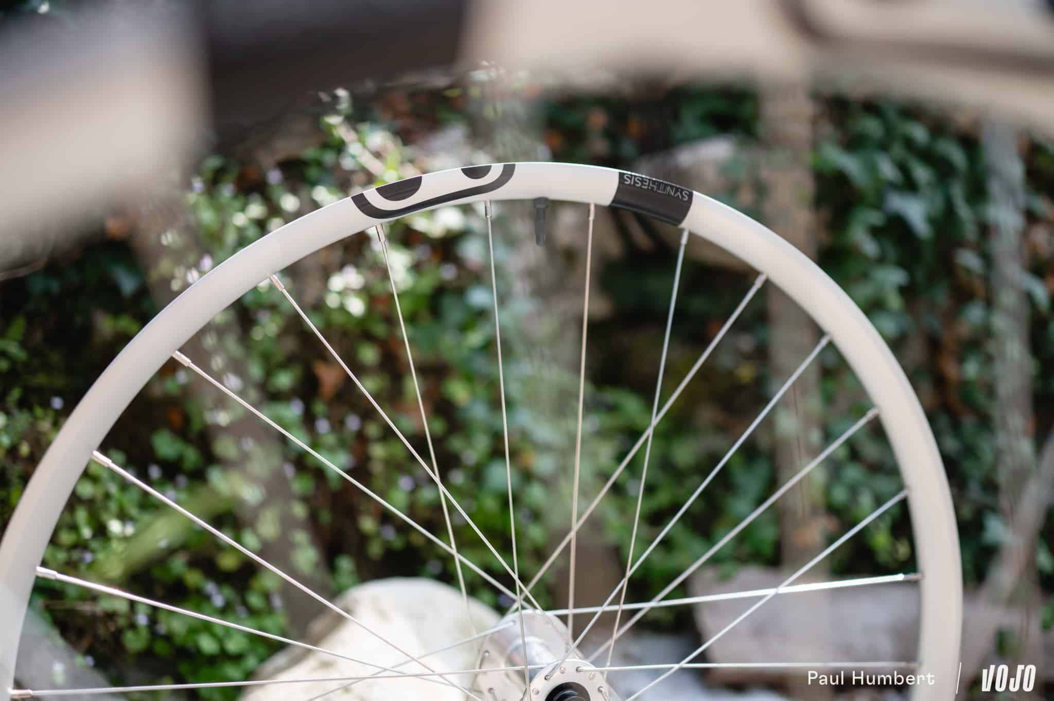 https://www.vojomag.com/app/uploads/2025/06/roues crankbrothers synthesis alu 2 0 2025 vojo paul humbert 4.jpg