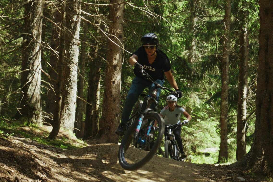 https://www.vojomag.com/app/uploads/2025/06/specialized levo alu 2025 vttae 30 e1749109728961.jpg