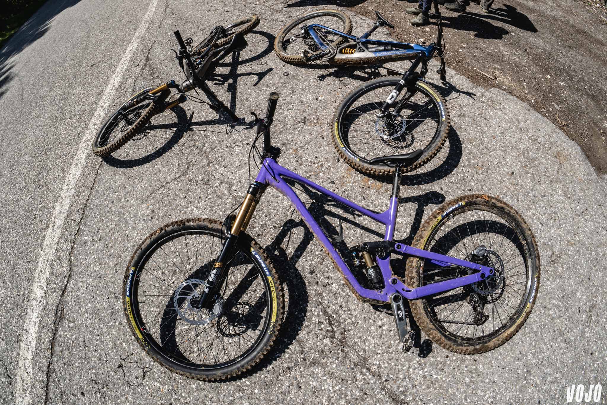 https://www.vojomag.com/app/uploads/2025/06/weareone we are one roue carbone vtt rayon cx ray race berd 2025 vojo paul humbert 16.jpg