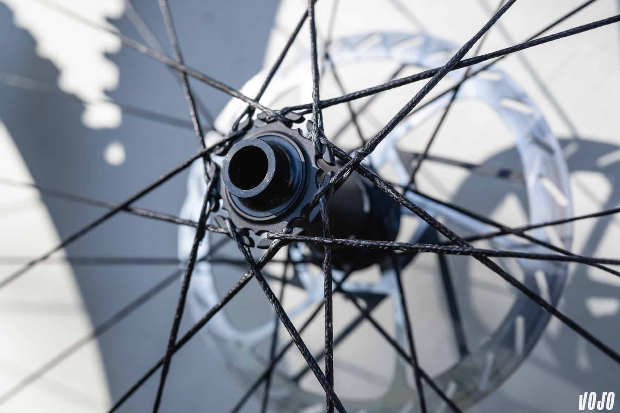 https://www.vojomag.com/app/uploads/2025/06/weareone we are one roue carbone vtt rayon cx ray race berd 2025 vojo paul humbert 2.jpg