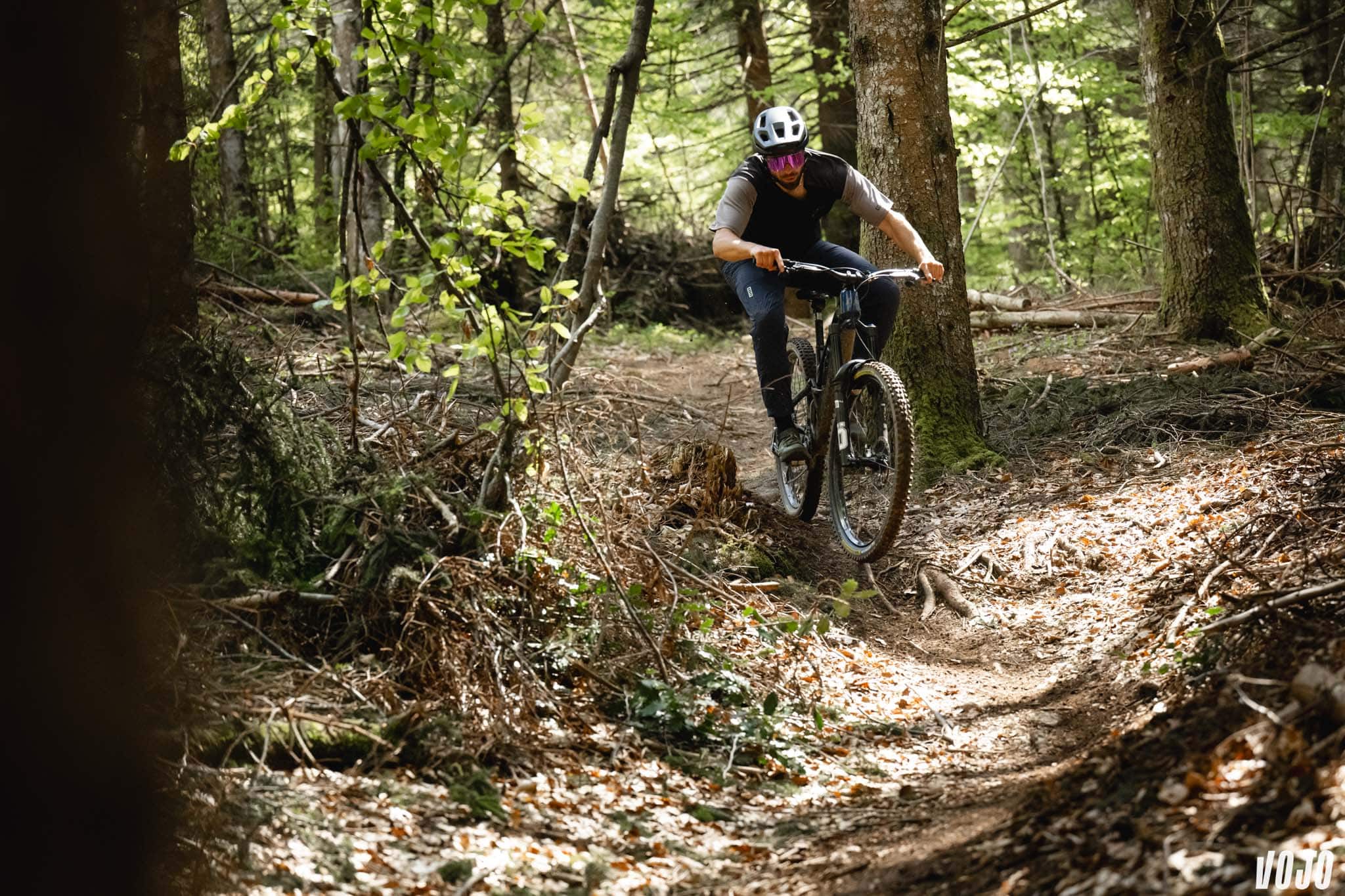 https://www.vojomag.com/app/uploads/2025/06/weareone we are one roue carbone vtt rayon cx ray race berd 2025 vojo paul humbert 12.jpg
