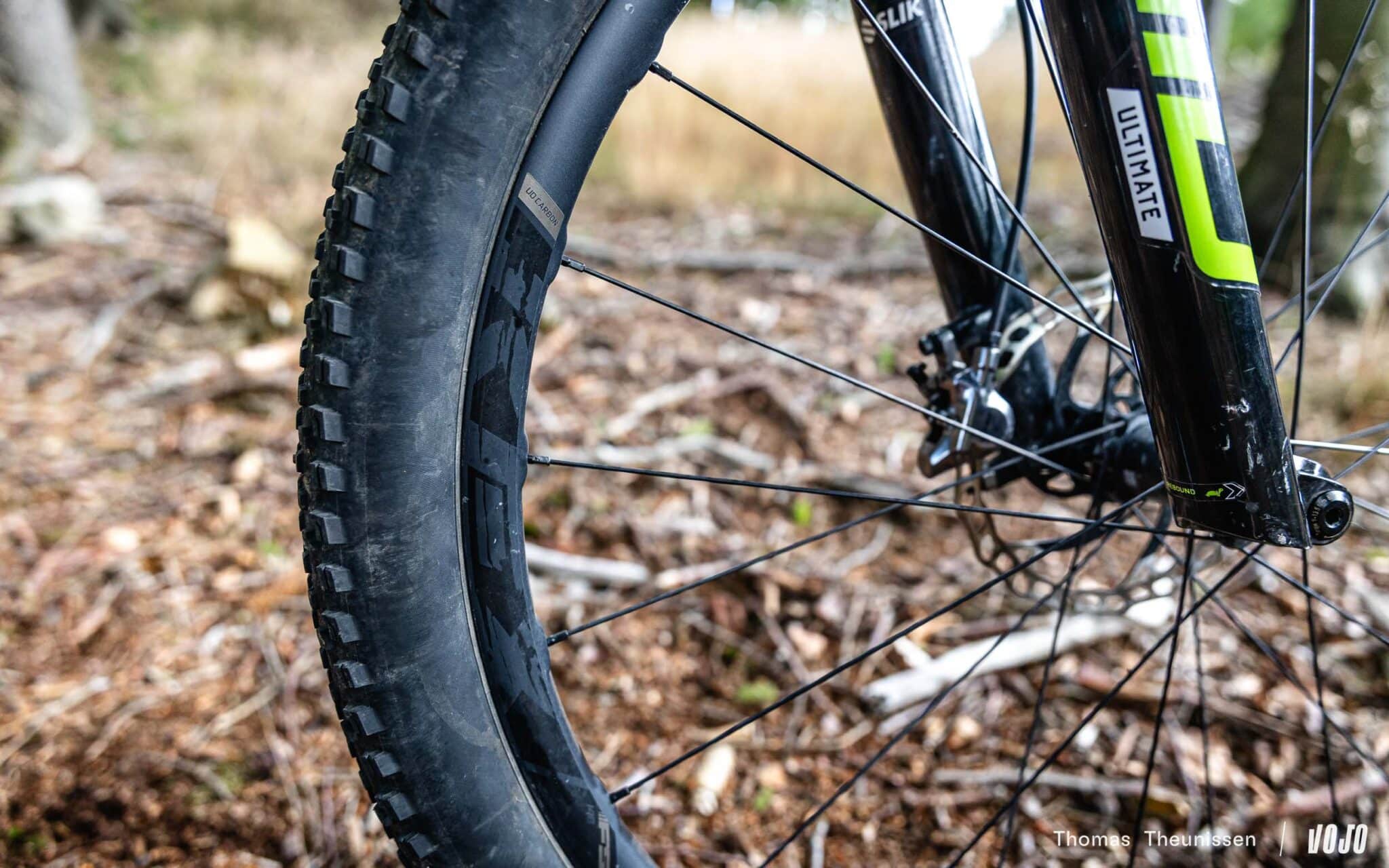 https://www.vojomag.com/app/uploads/2025/07/FSA KFX i28 roues vtt carbone test essai avis - Copyright Olivier Beart Vojo Magazine 3 2048x1280.jpg