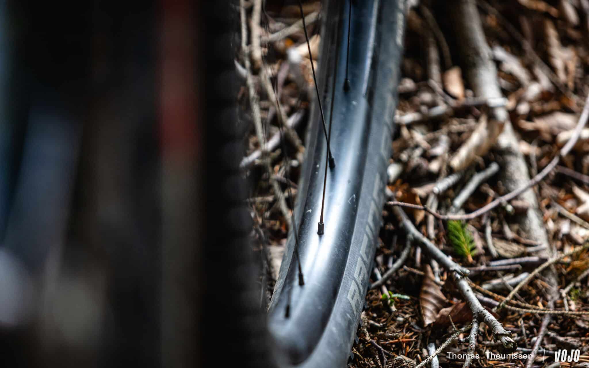 https://www.vojomag.com/app/uploads/2025/07/FSA SC i30 roues vtt carbone test essai avis - Copyright Olivier Beart Vojo Magazine 30 2048x1280.jpg