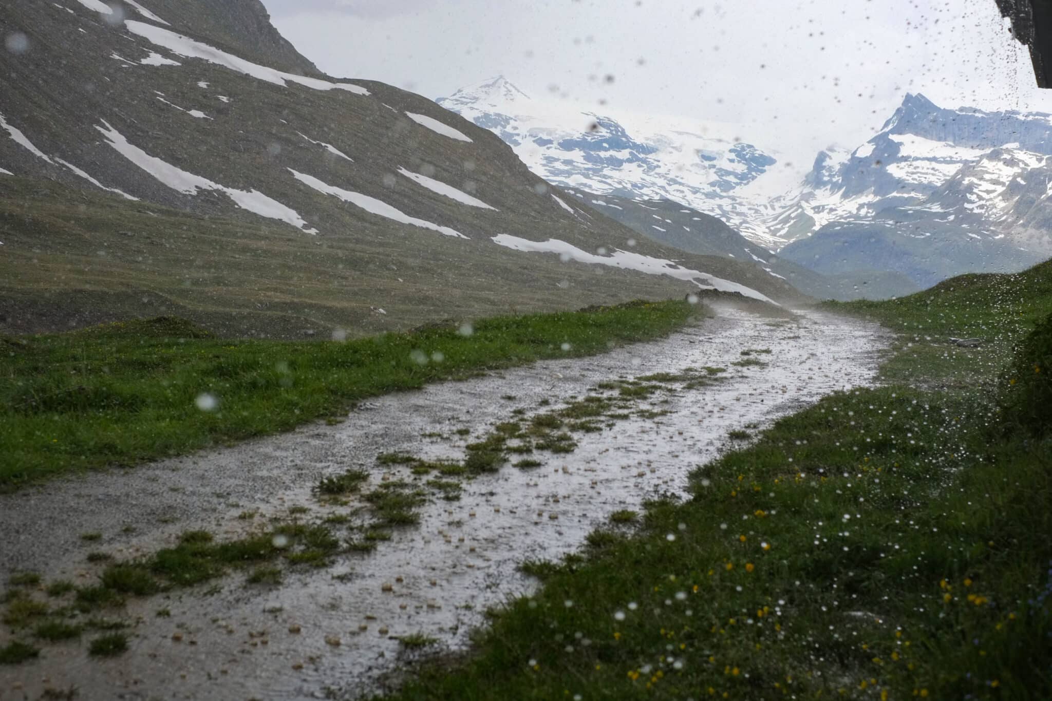 https://www.vojomag.com/app/uploads/2025/07/Haute Maurienne VTT pluie 2048x1365.jpg
