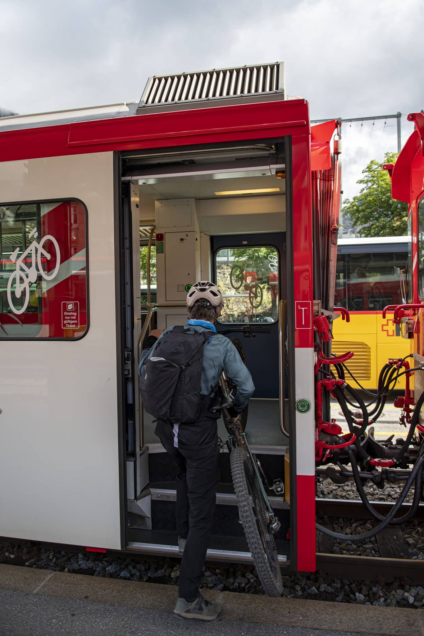 https://www.vojomag.com/app/uploads/2025/07/Panorama Bike train 1 1365x2048.jpg