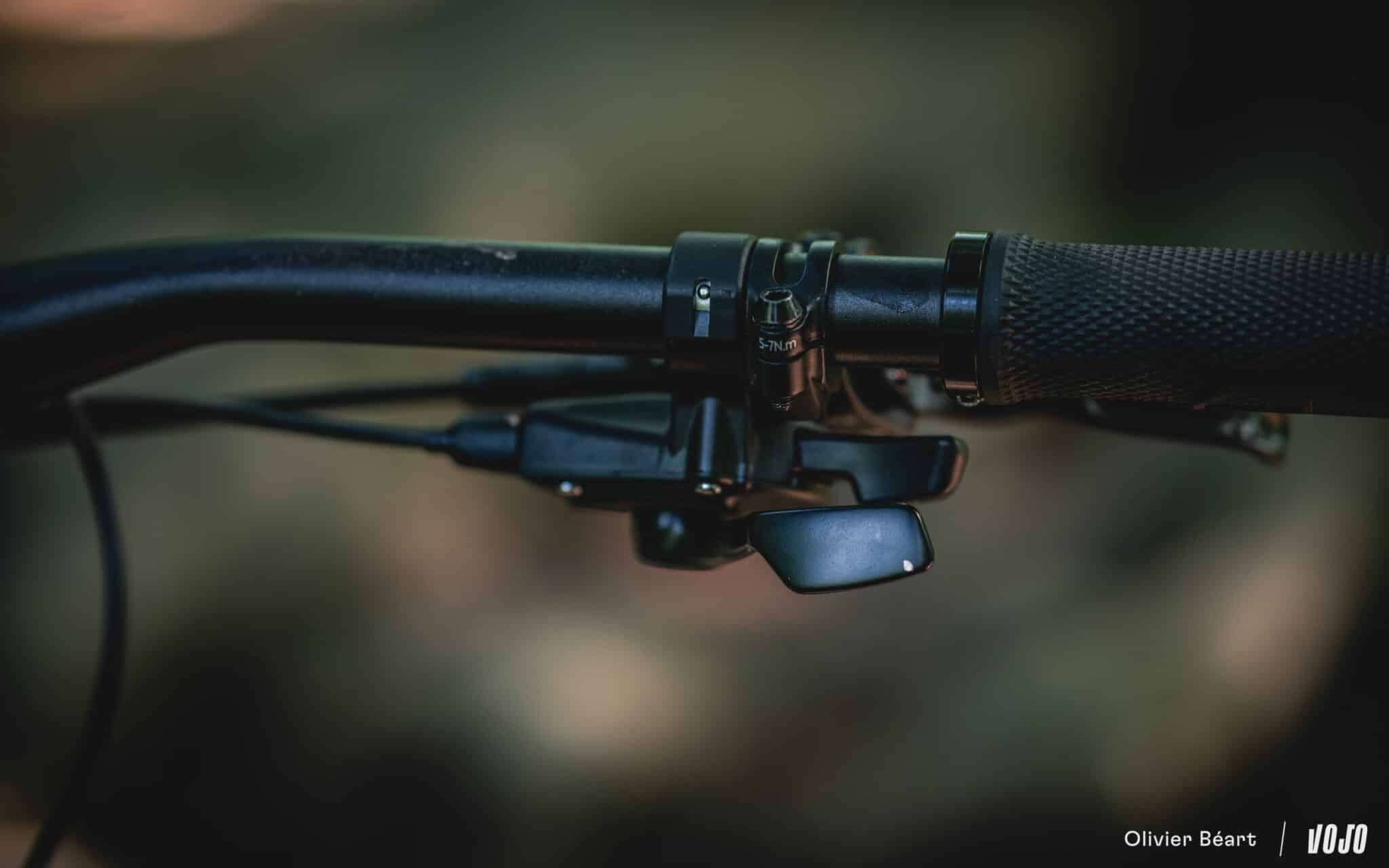 https://www.vojomag.com/app/uploads/2025/07/Rockrider Feel 700S test essai avis prix equipement - Copyright Olivier Beart Vojo Magazine 20 2048x1280.jpg