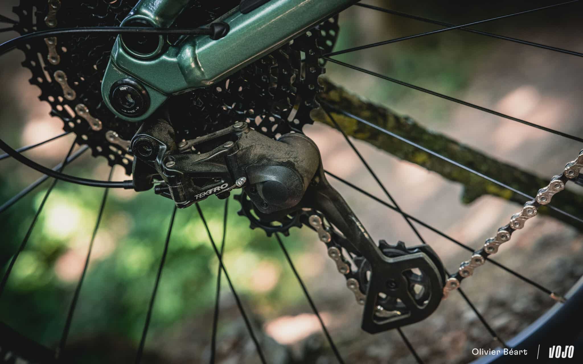 https://www.vojomag.com/app/uploads/2025/07/Rockrider Feel 700S test essai avis prix equipement - Copyright Olivier Beart Vojo Magazine 20 2048x1280.jpg
