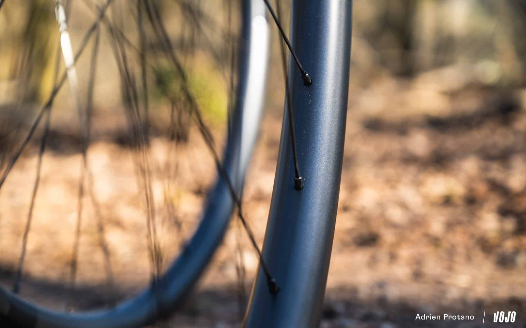 https://www.vojomag.com/app/uploads/2025/07/Roues FSA CX 2025 test avis vojo VTTAE nouveaute A.Protano 5 2048x1280.jpg