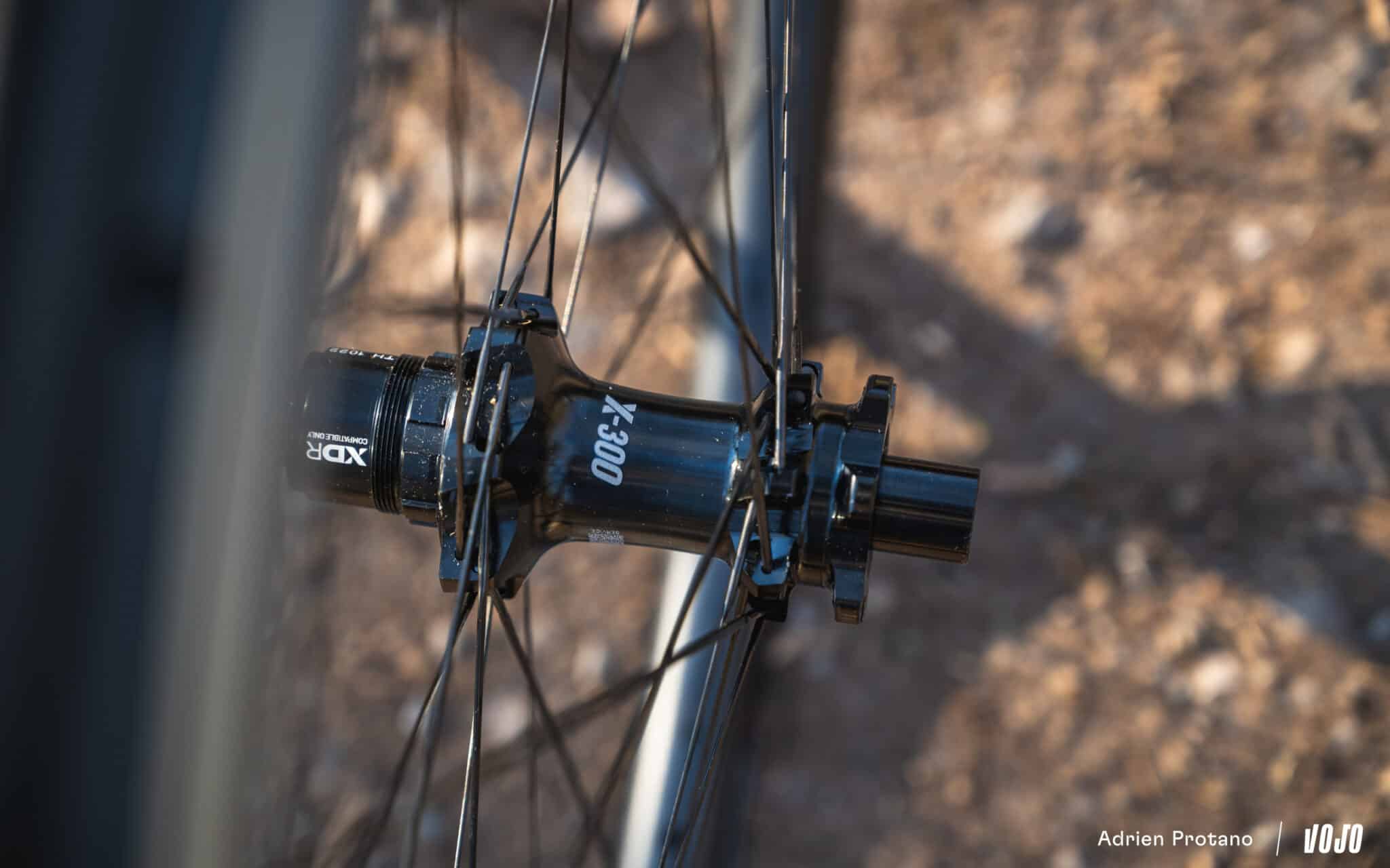 https://www.vojomag.com/app/uploads/2025/07/Roues FSA CX 2025 test avis vojo VTTAE nouveaute A.Protano 25 2048x1280.jpg